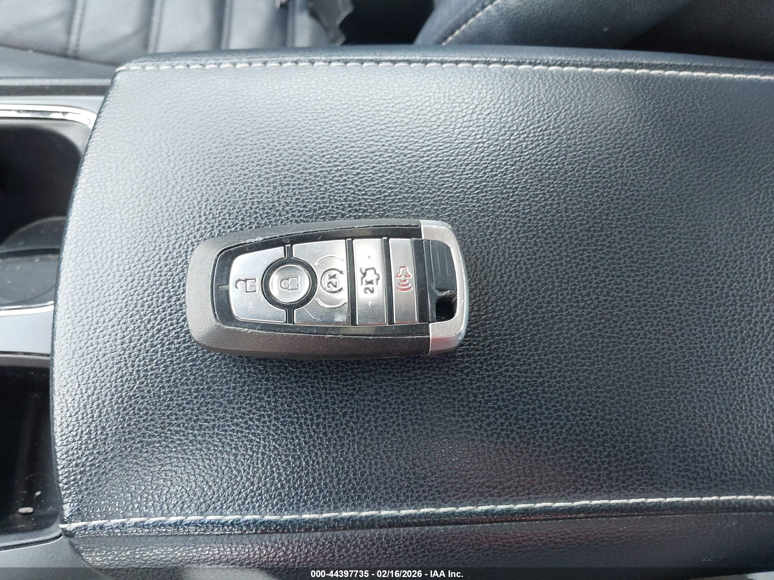 FORD FUSION image 11