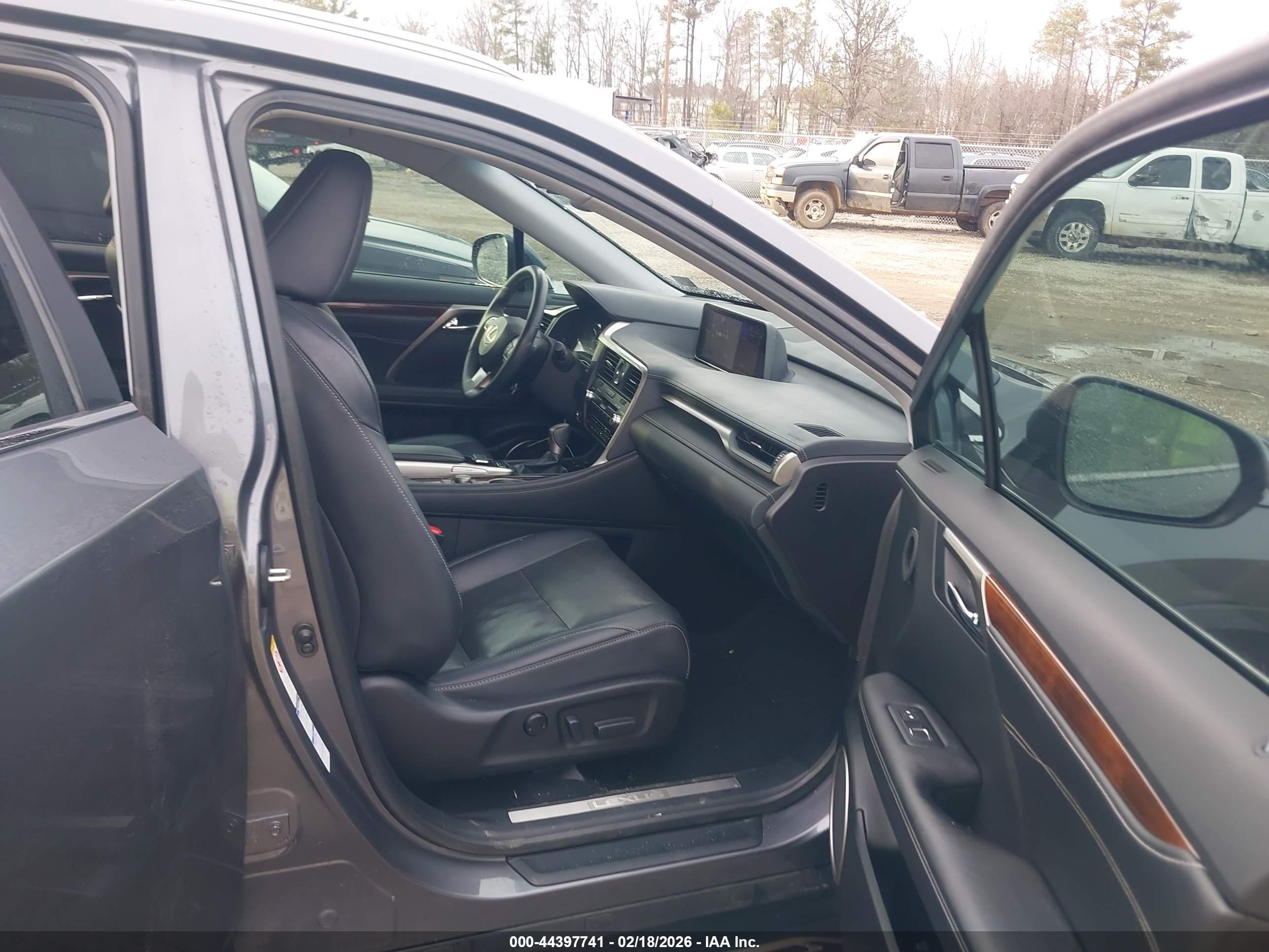 LEXUS RX image 5