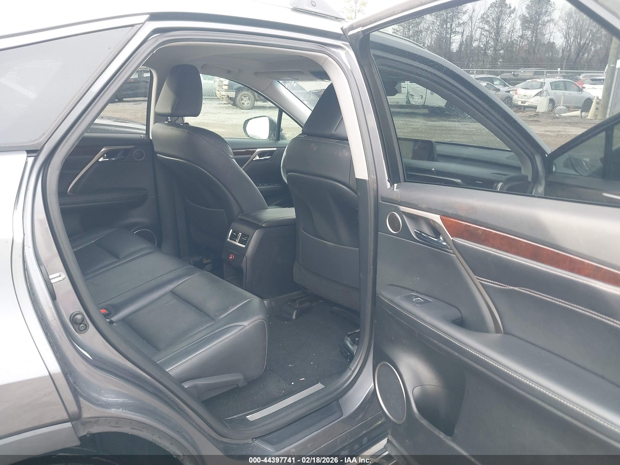 LEXUS RX image 8