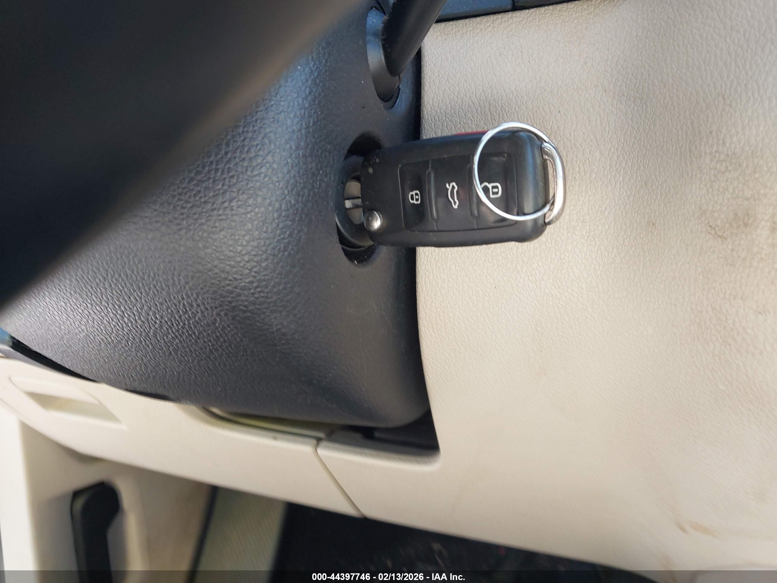 VOLKSWAGEN TIGUAN image 11