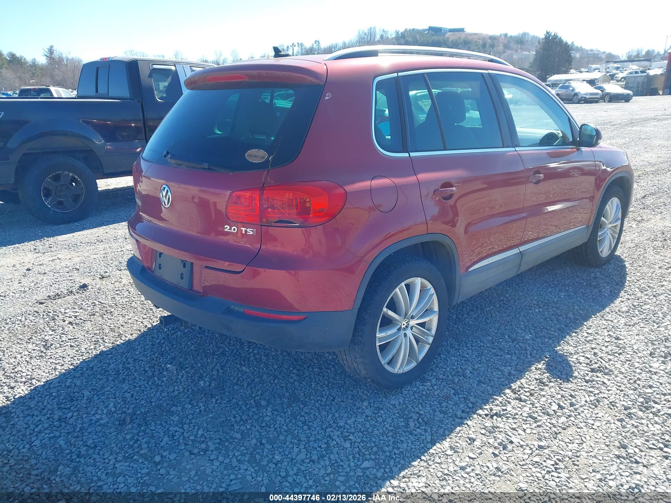 VOLKSWAGEN TIGUAN image 4