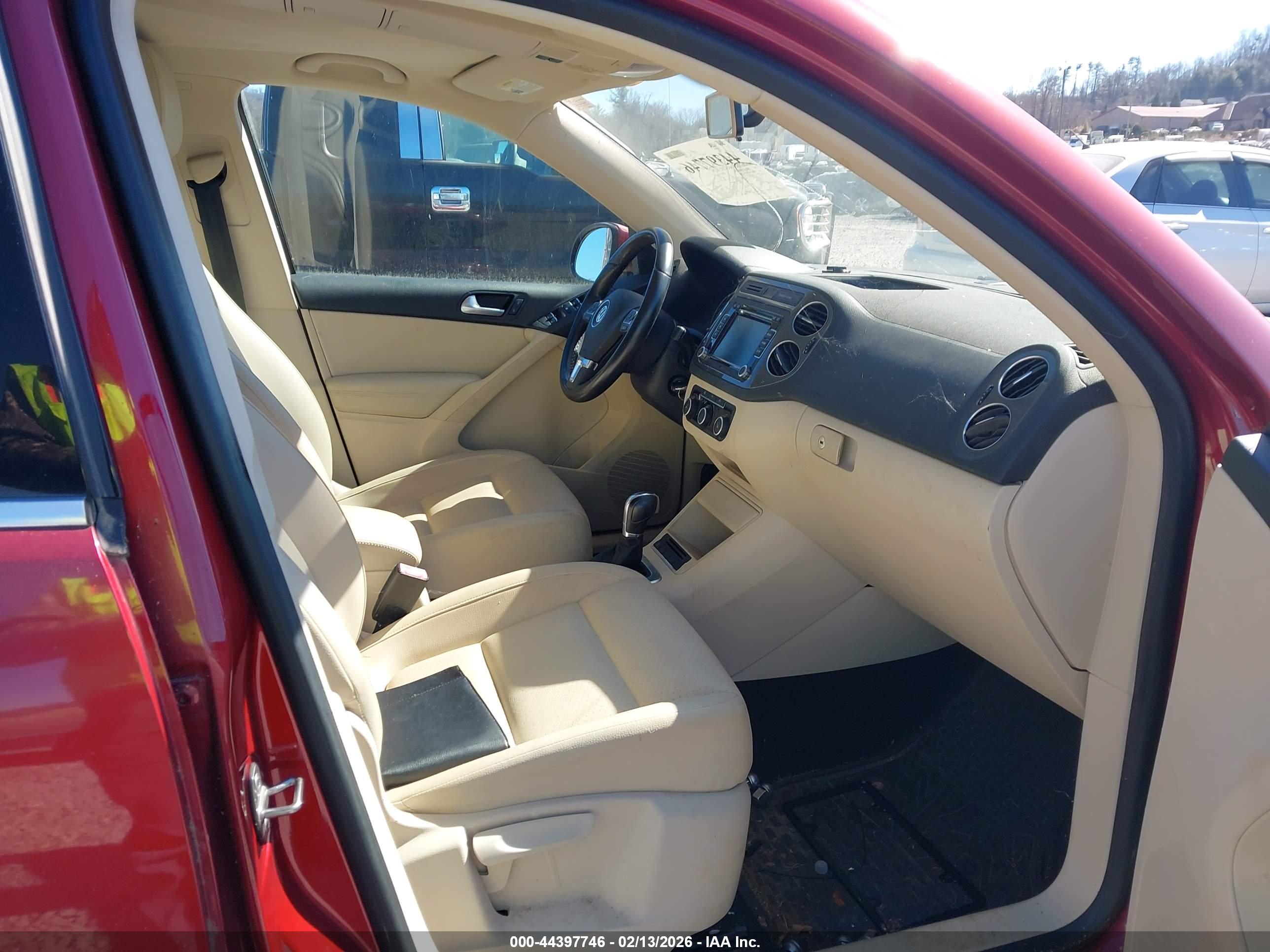 VOLKSWAGEN TIGUAN image 5