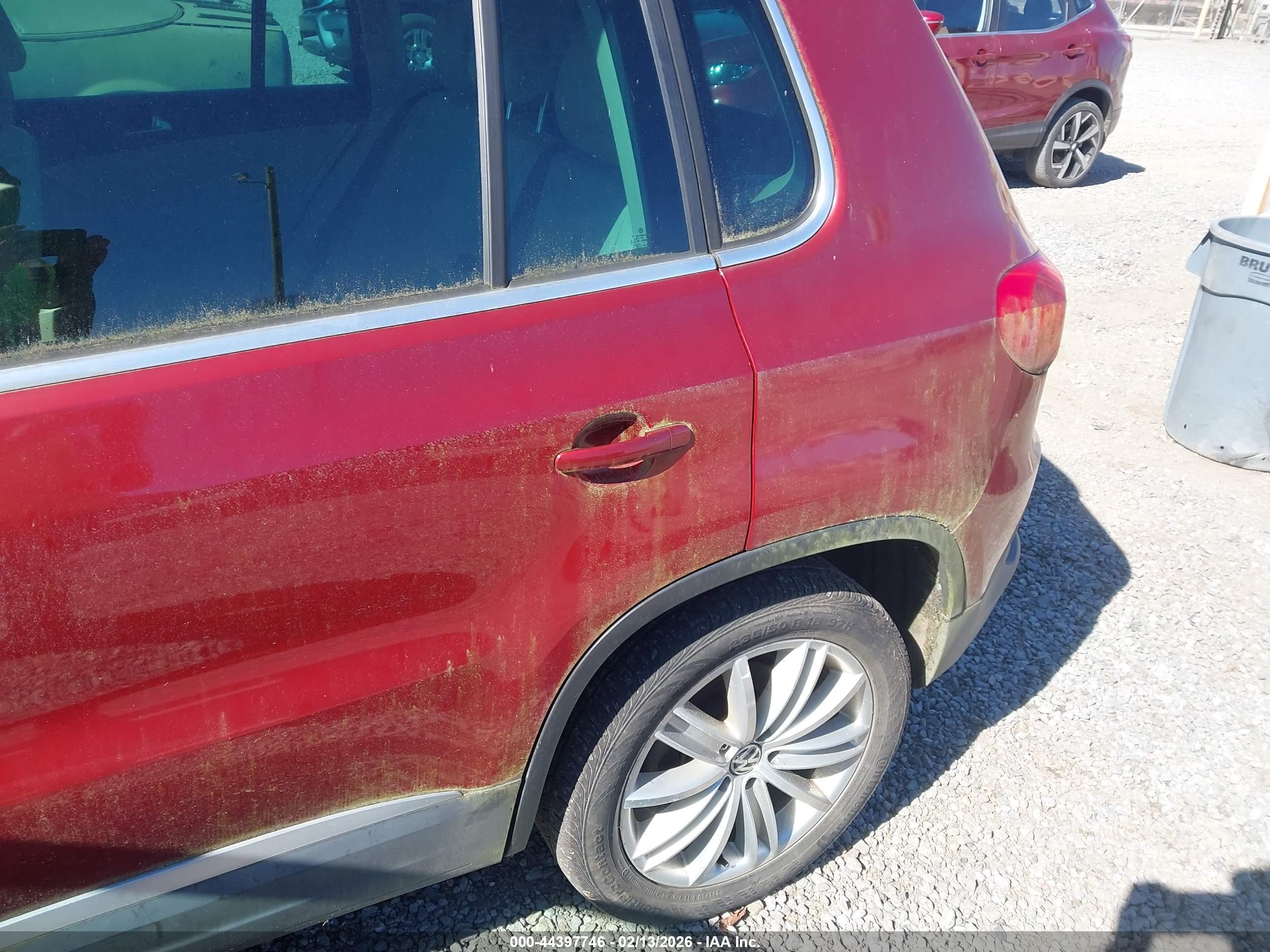 VOLKSWAGEN TIGUAN image 6