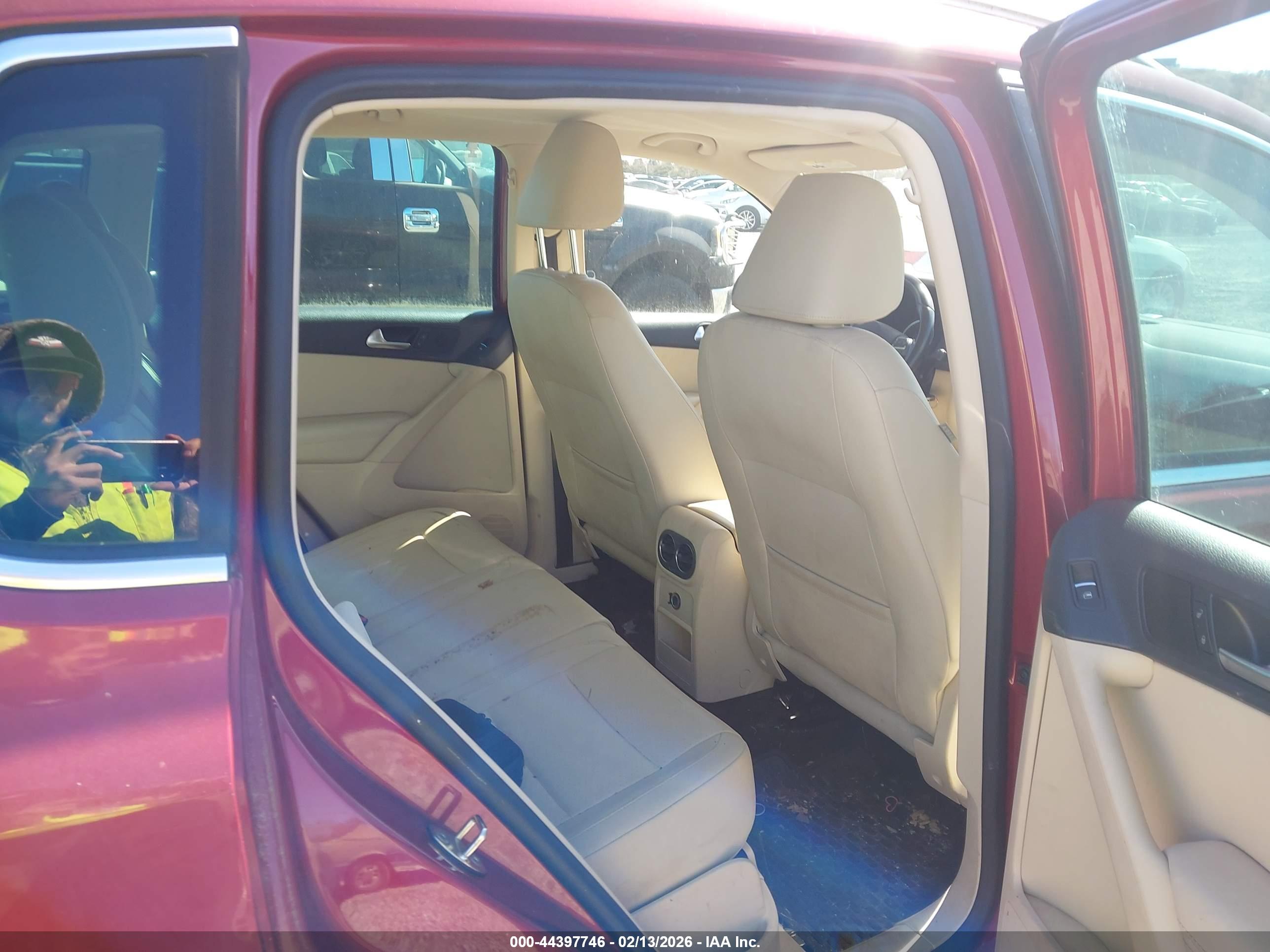 VOLKSWAGEN TIGUAN image 8