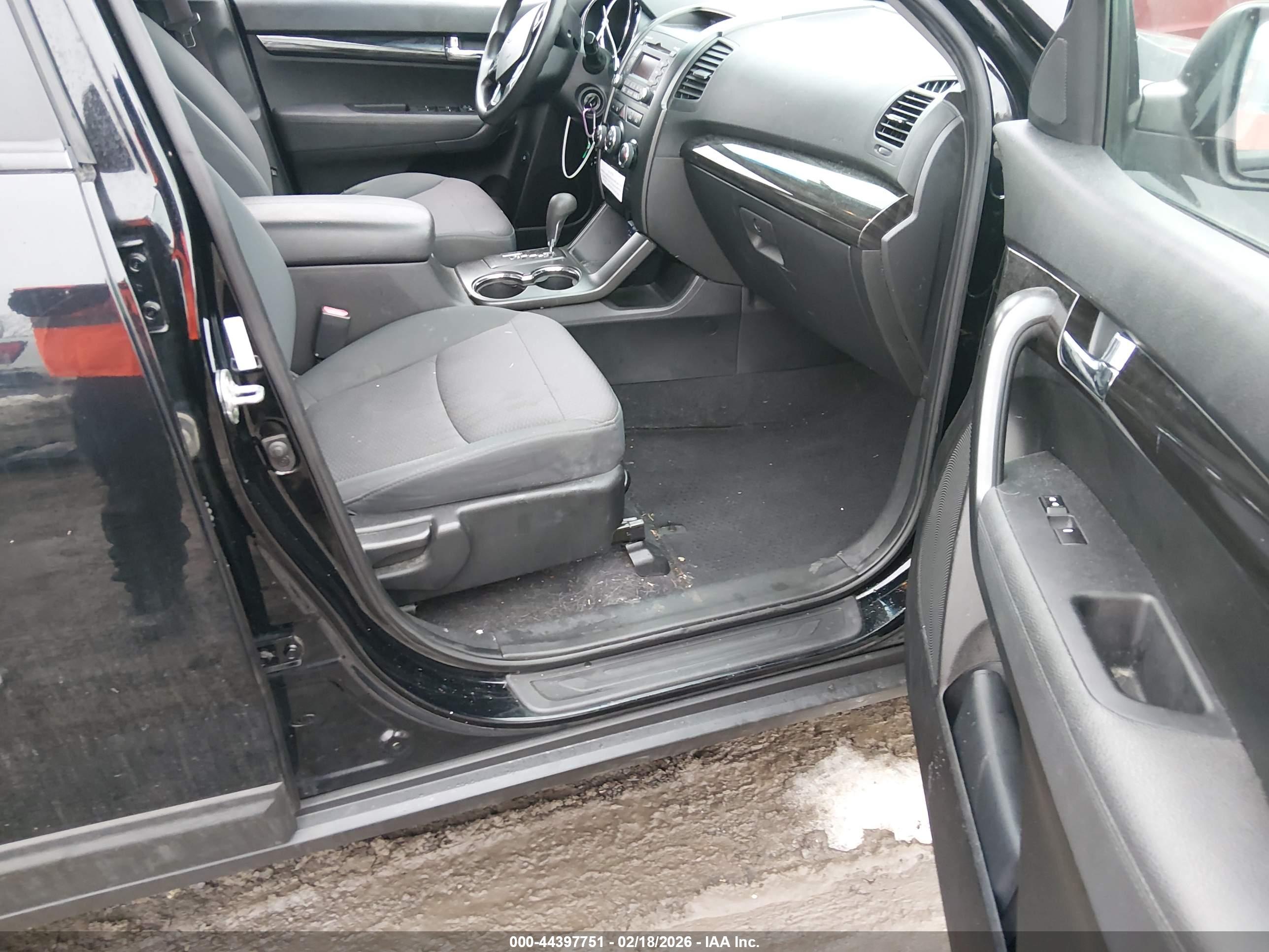 KIA SORENTO image 5