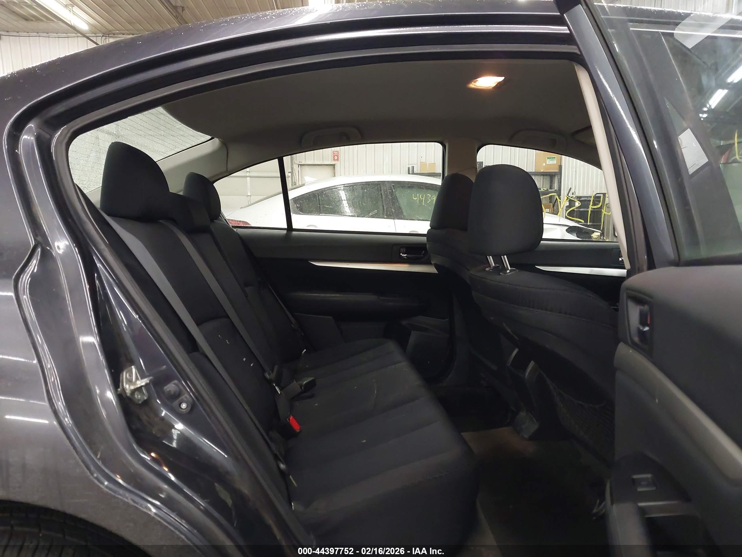 SUBARU LEGACY image 8