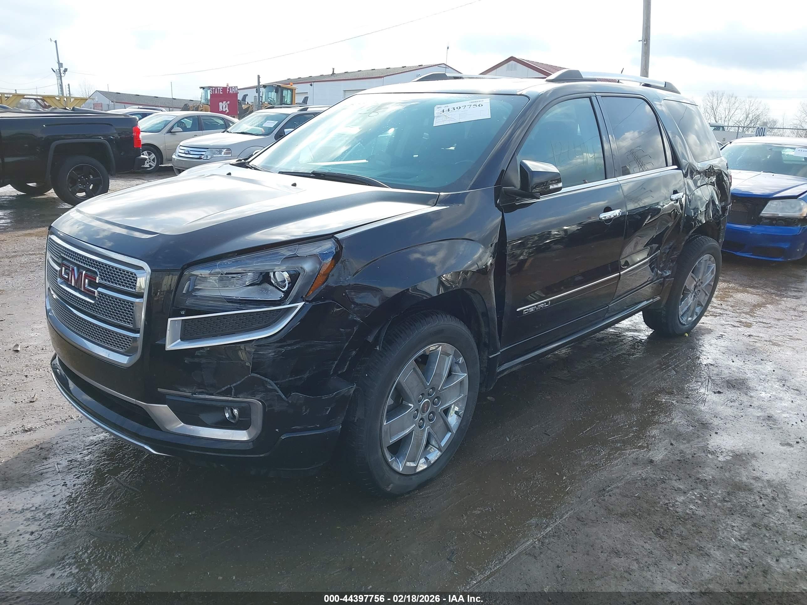 GMC ACADIA image 2