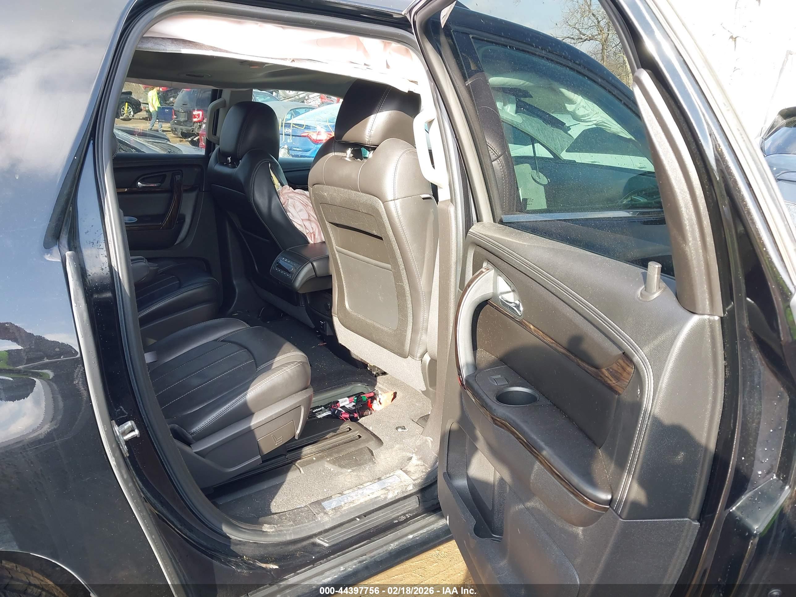 GMC ACADIA image 8