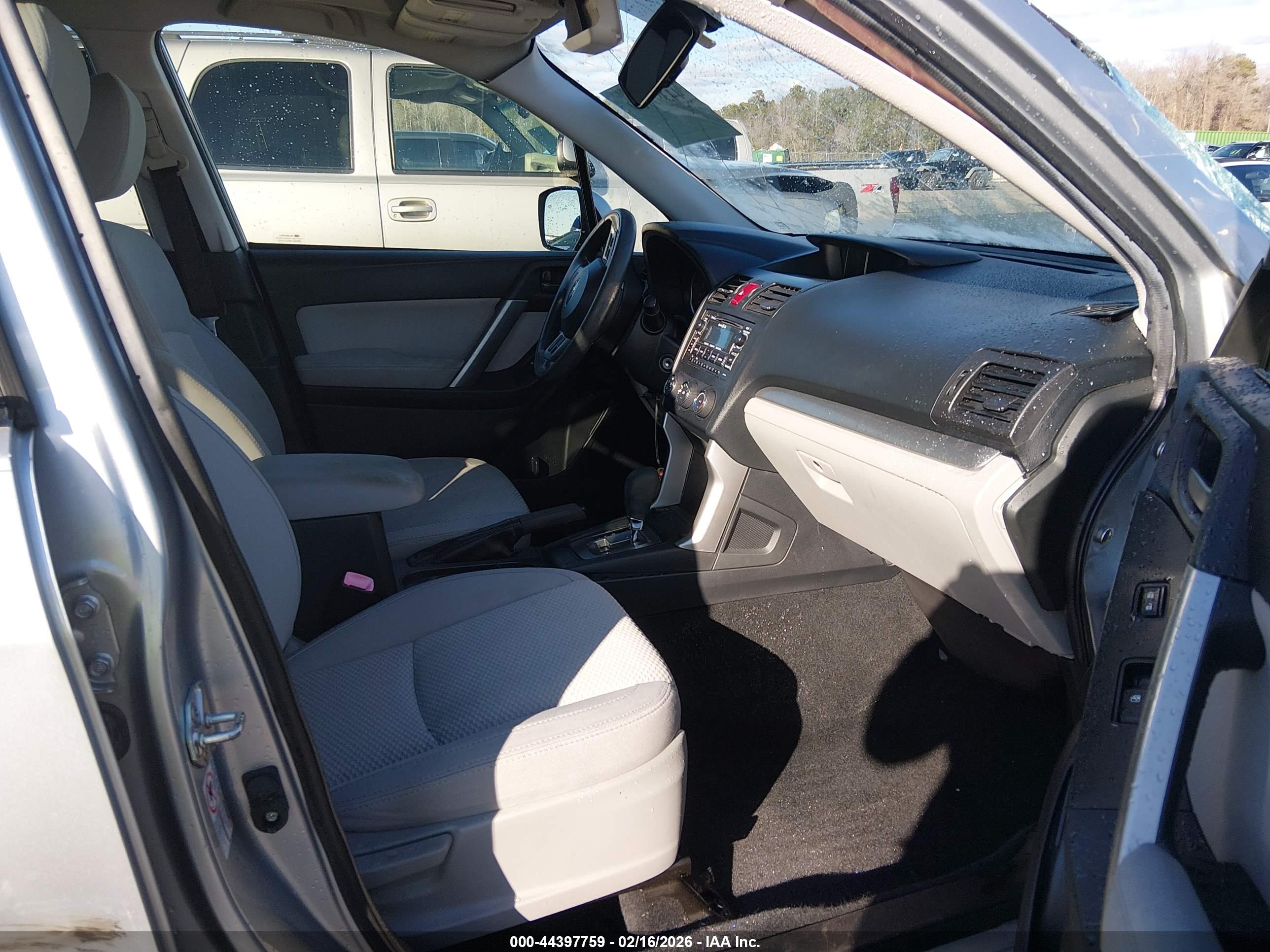 SUBARU FORESTER image 5