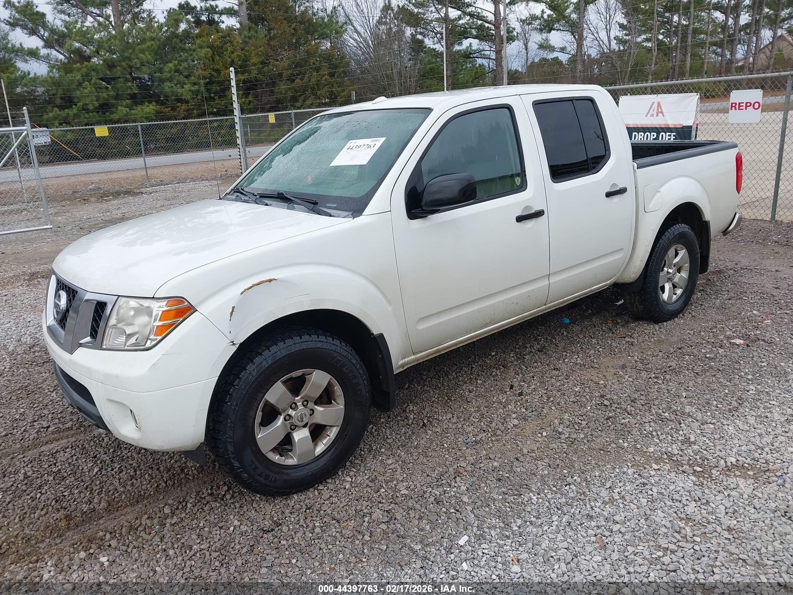 NISSAN FRONTIER image 2