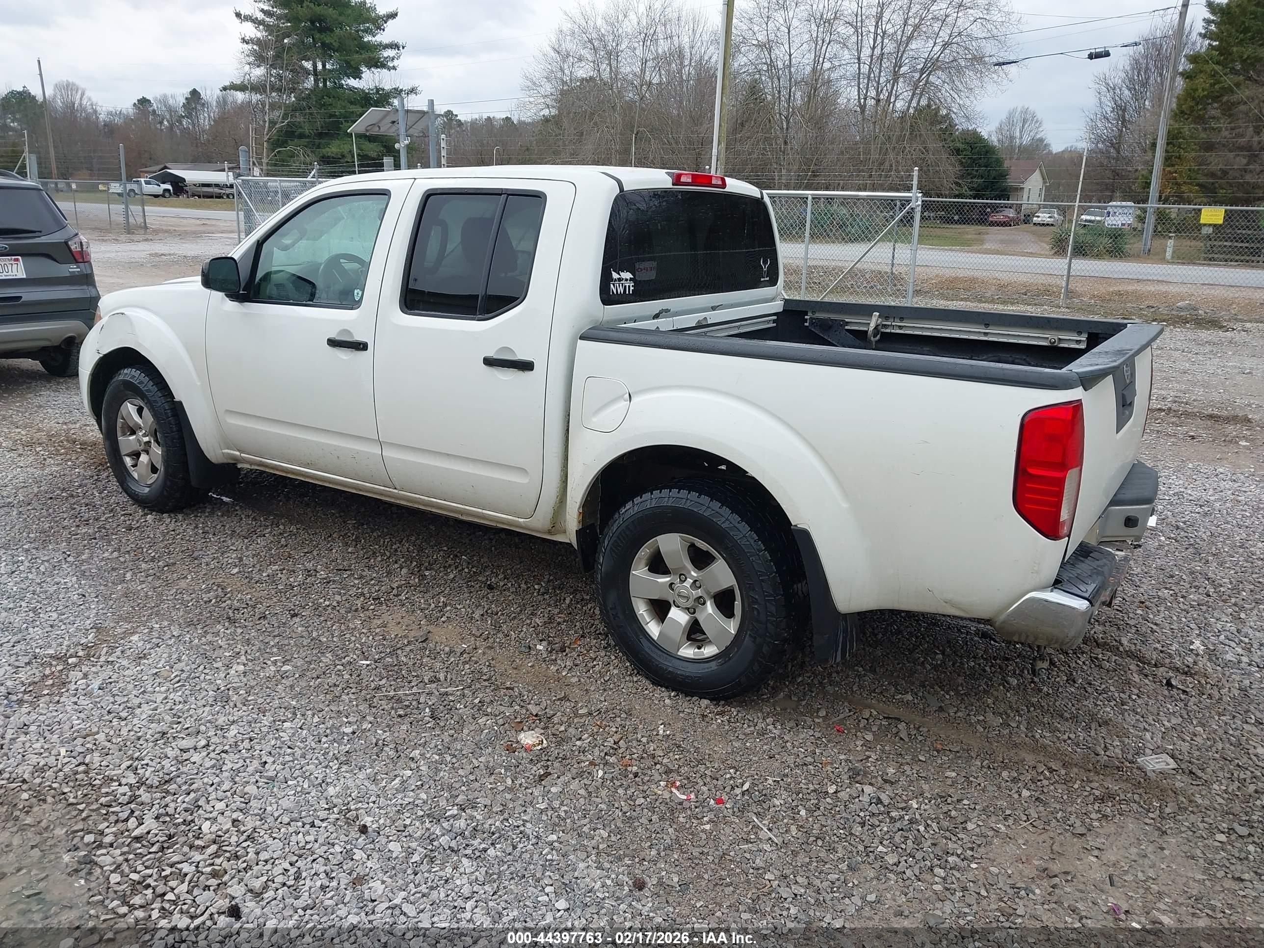 NISSAN FRONTIER image 3