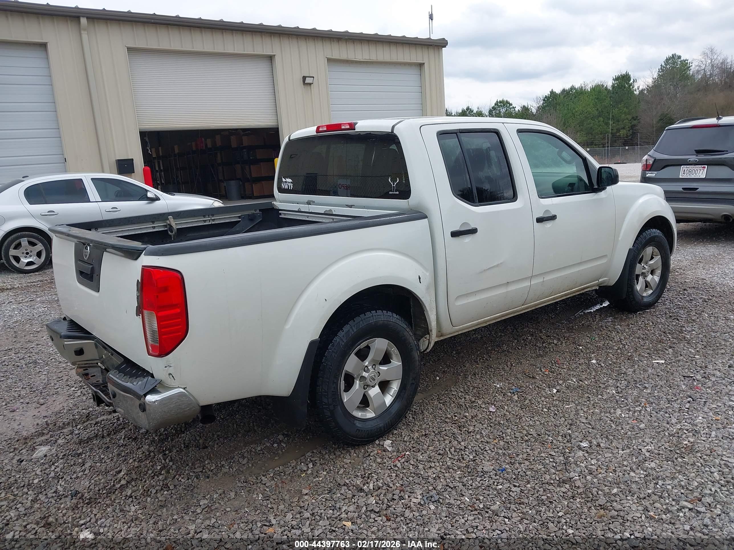 NISSAN FRONTIER image 4