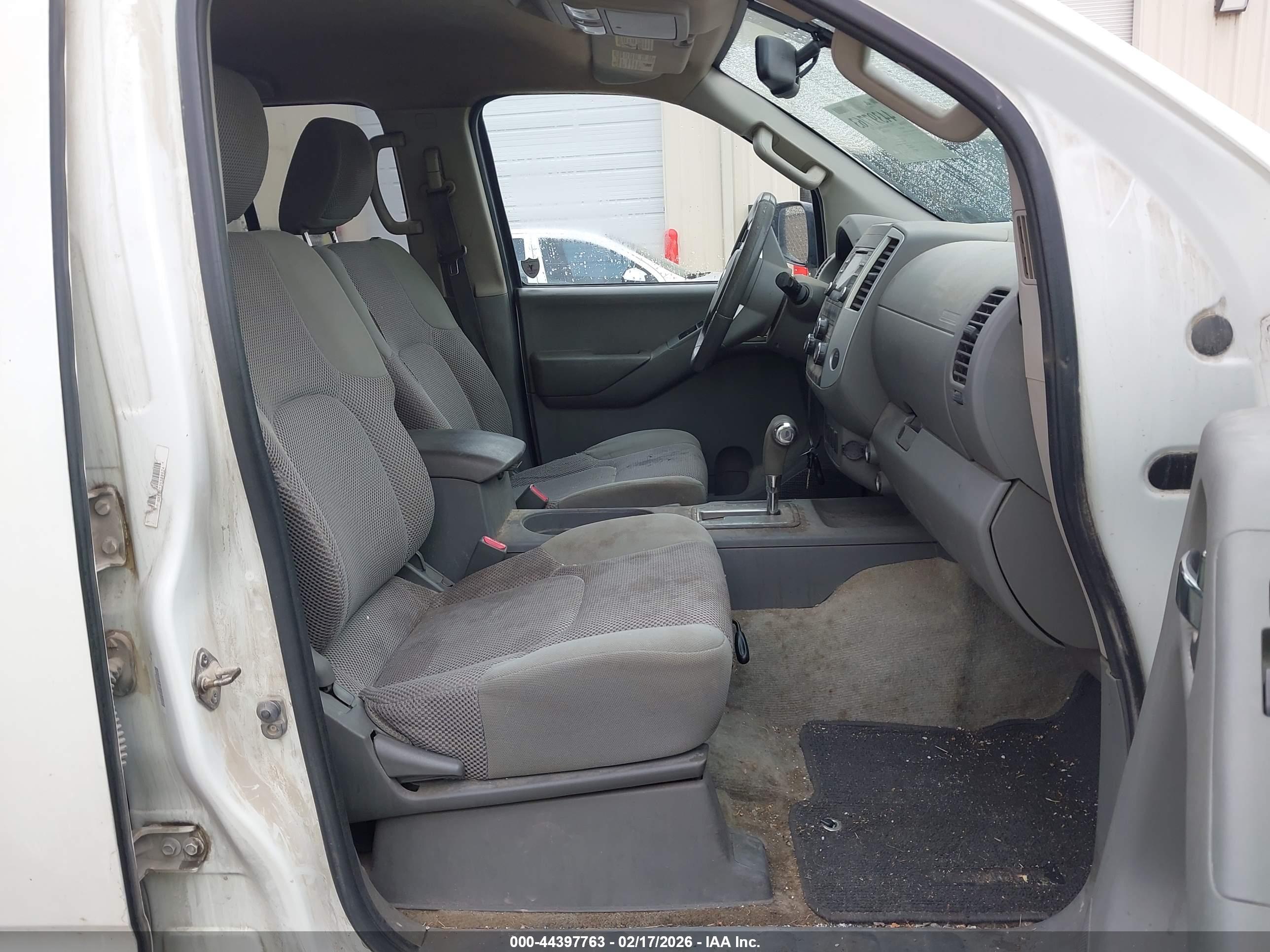 NISSAN FRONTIER image 5