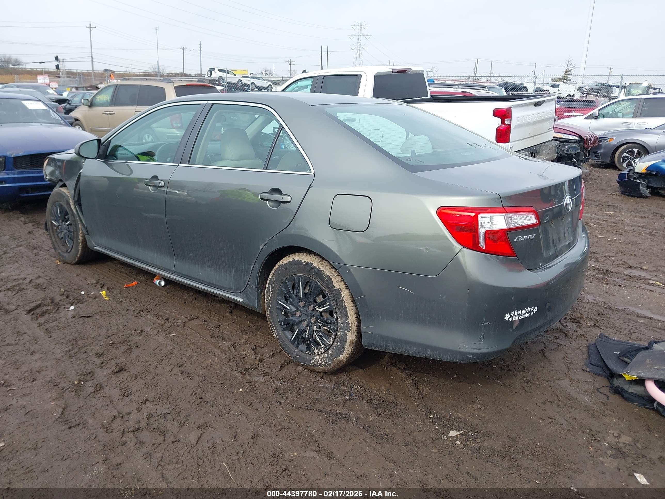 TOYOTA CAMRY image 3