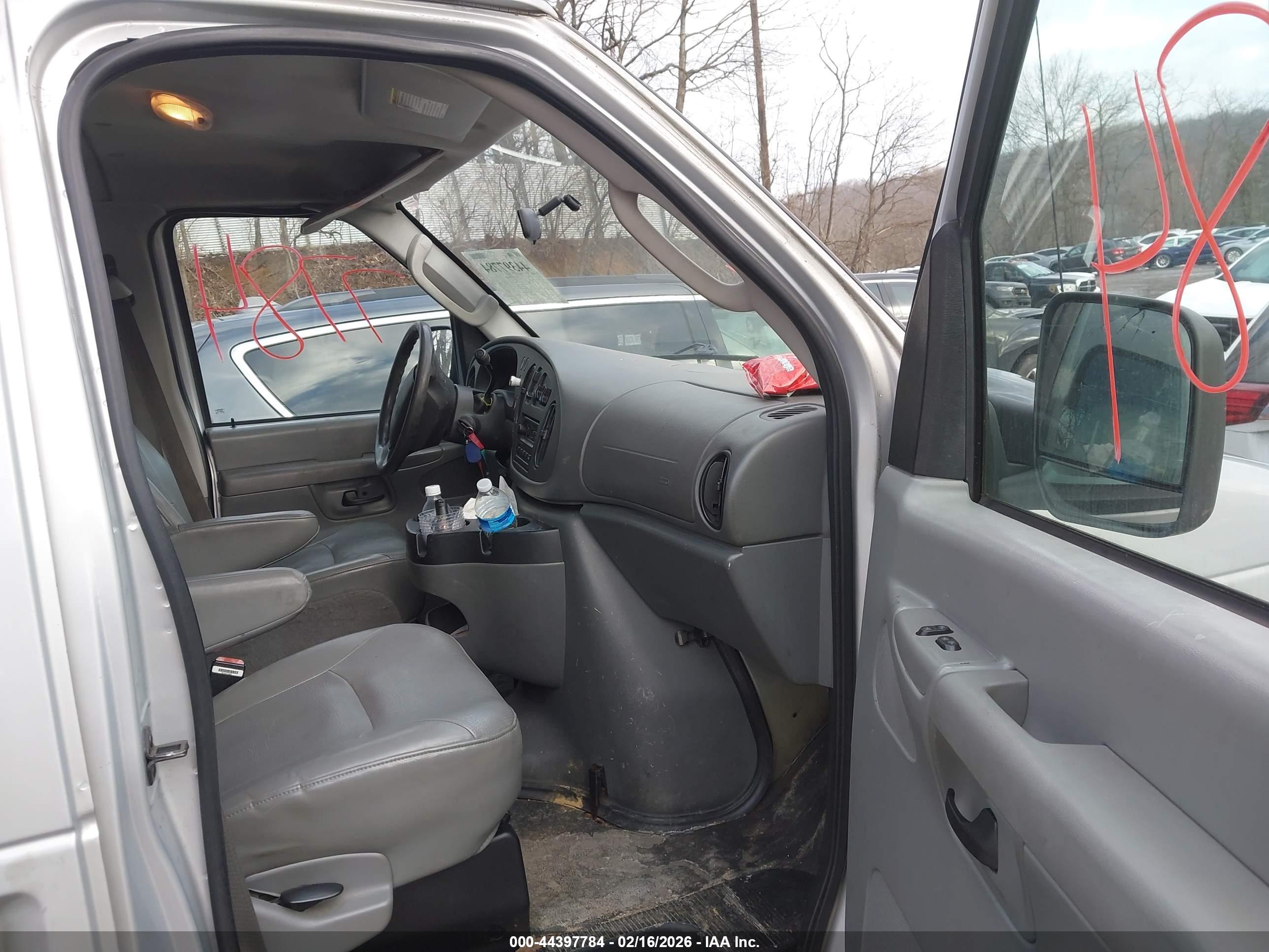 FORD E-350 image 5