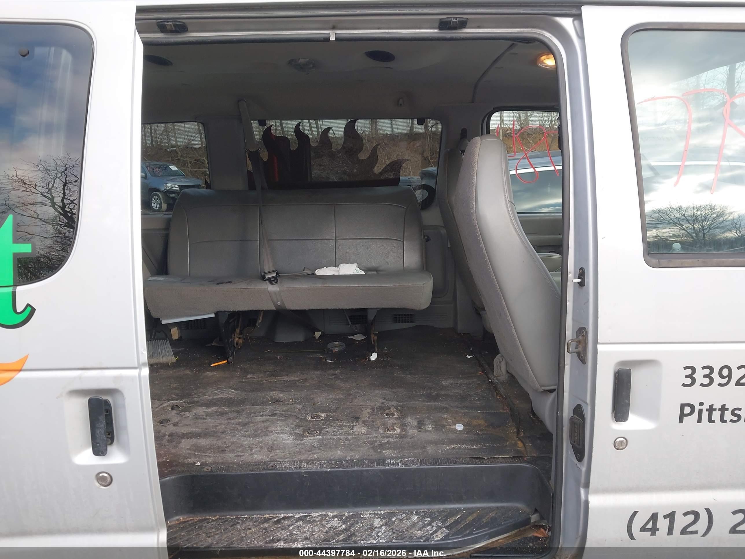 FORD E-350 image 8