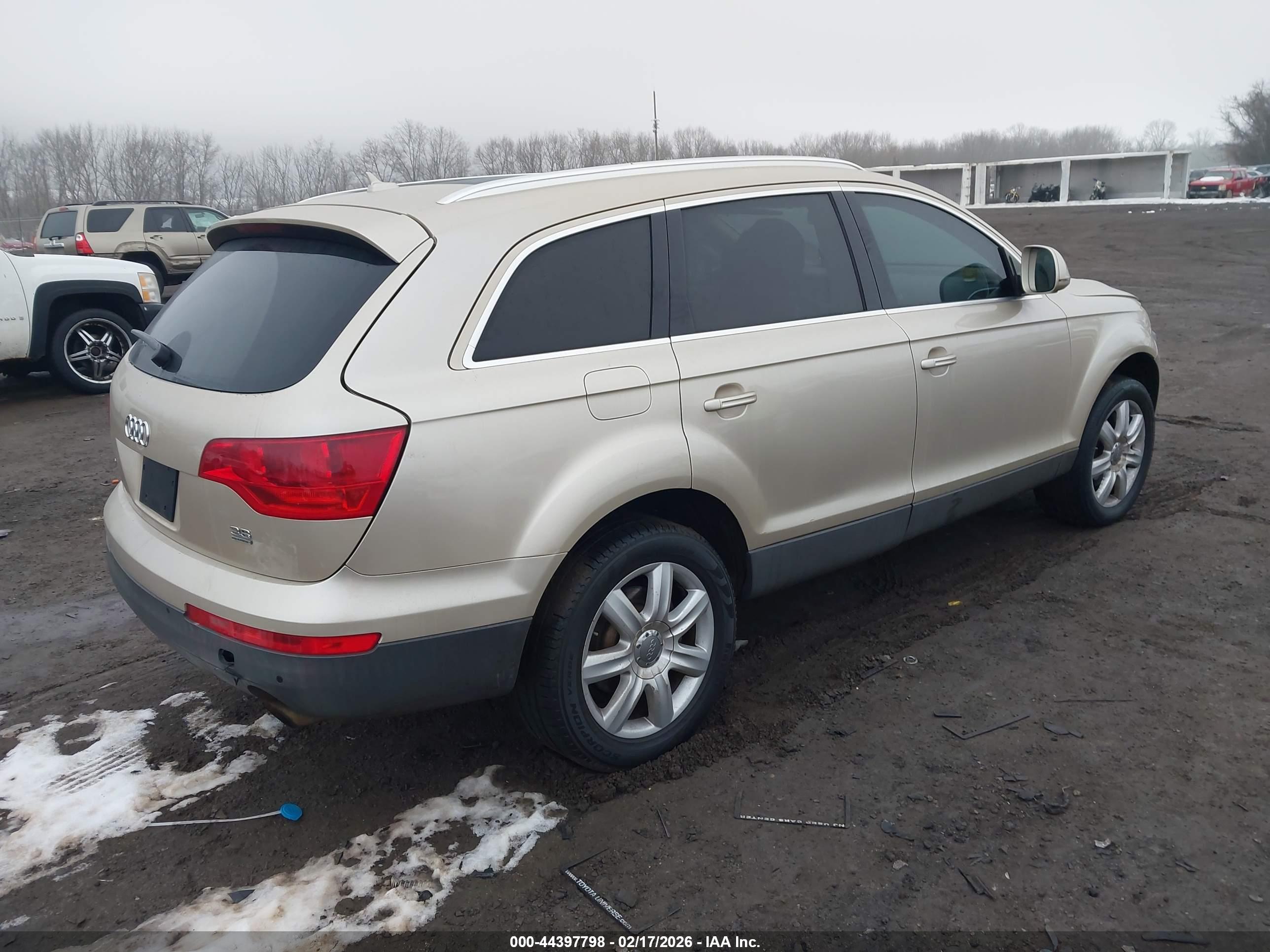 AUDI Q7 image 4
