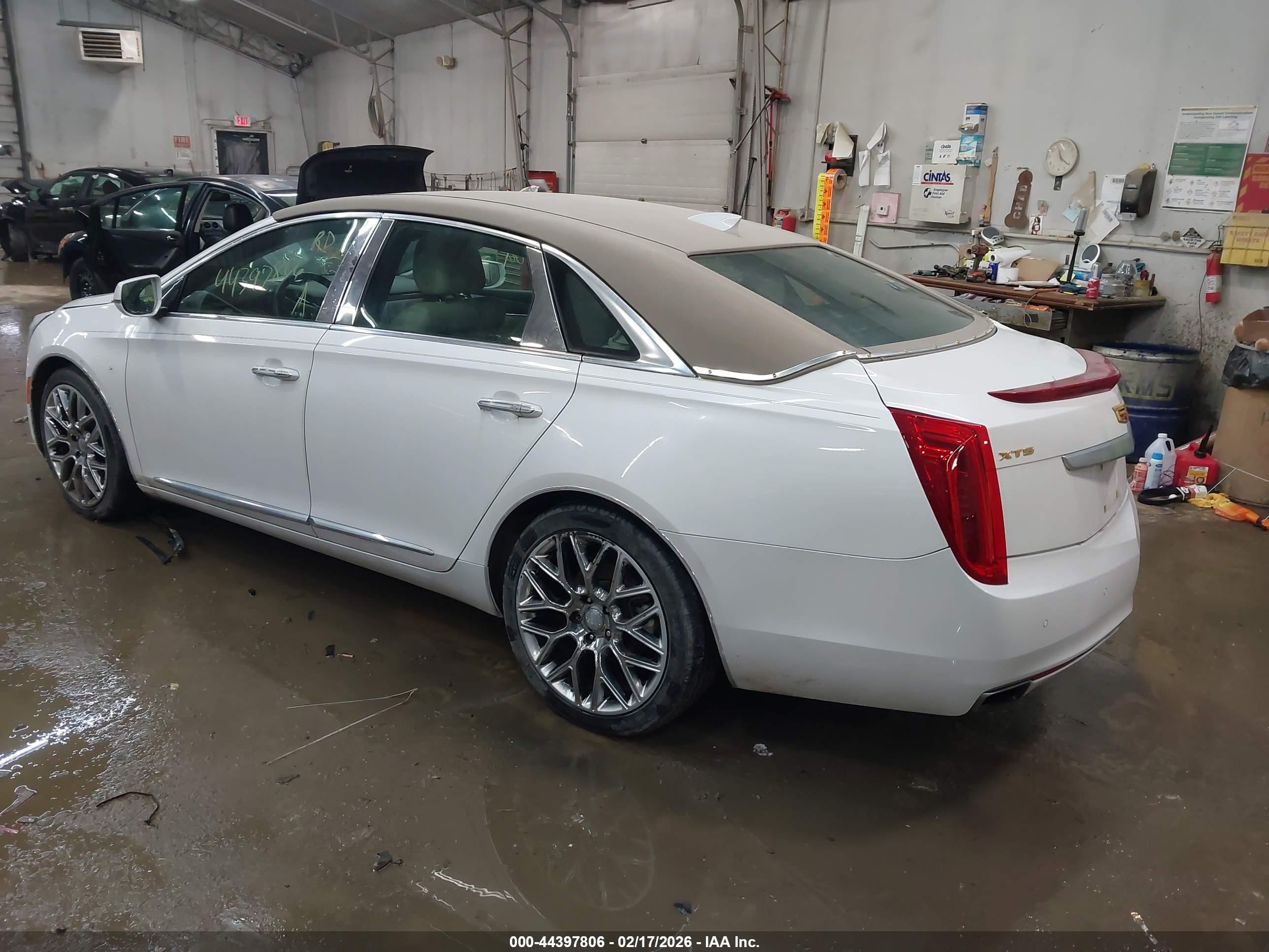 CADILLAC XTS image 3