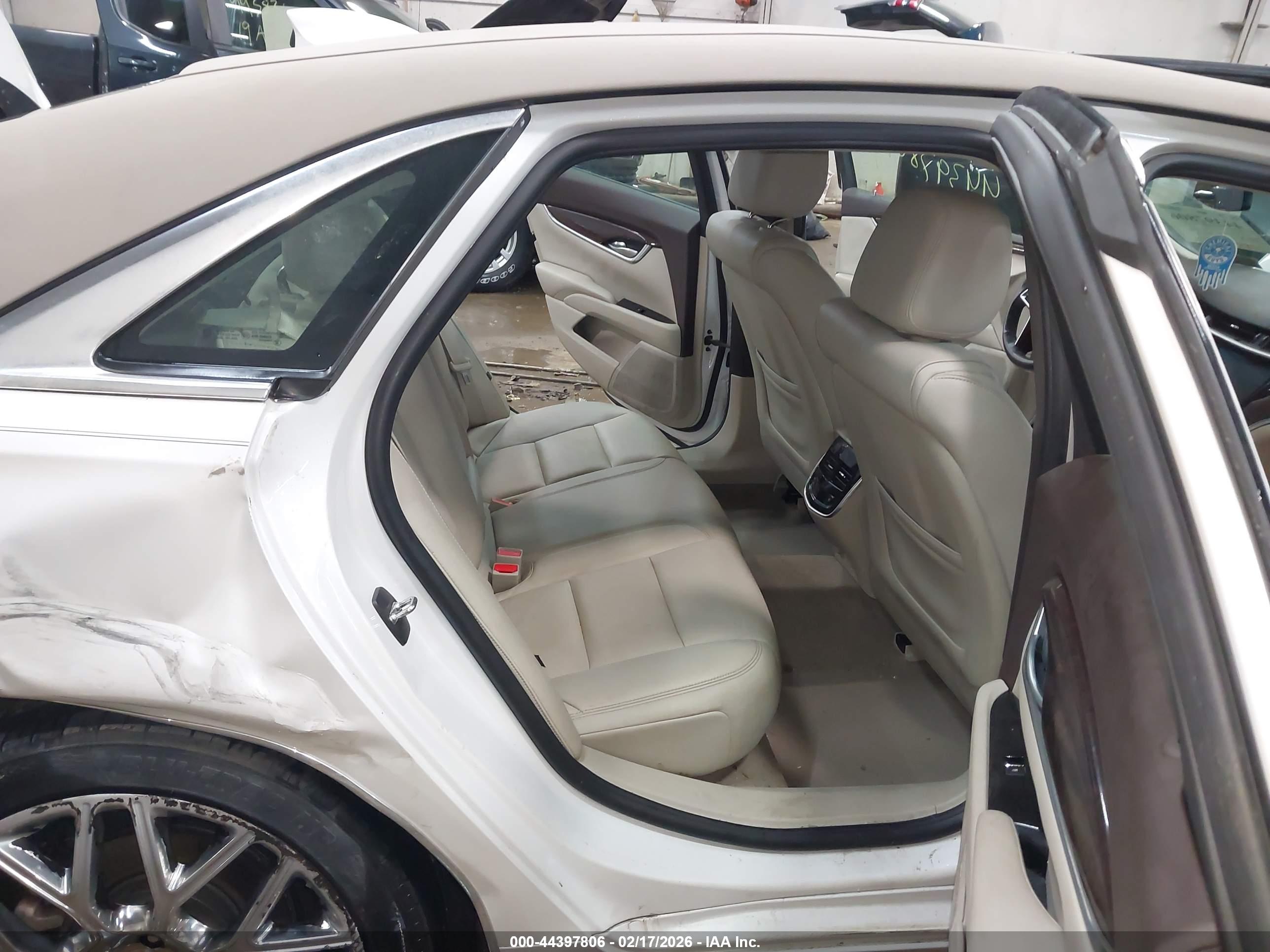 CADILLAC XTS image 8