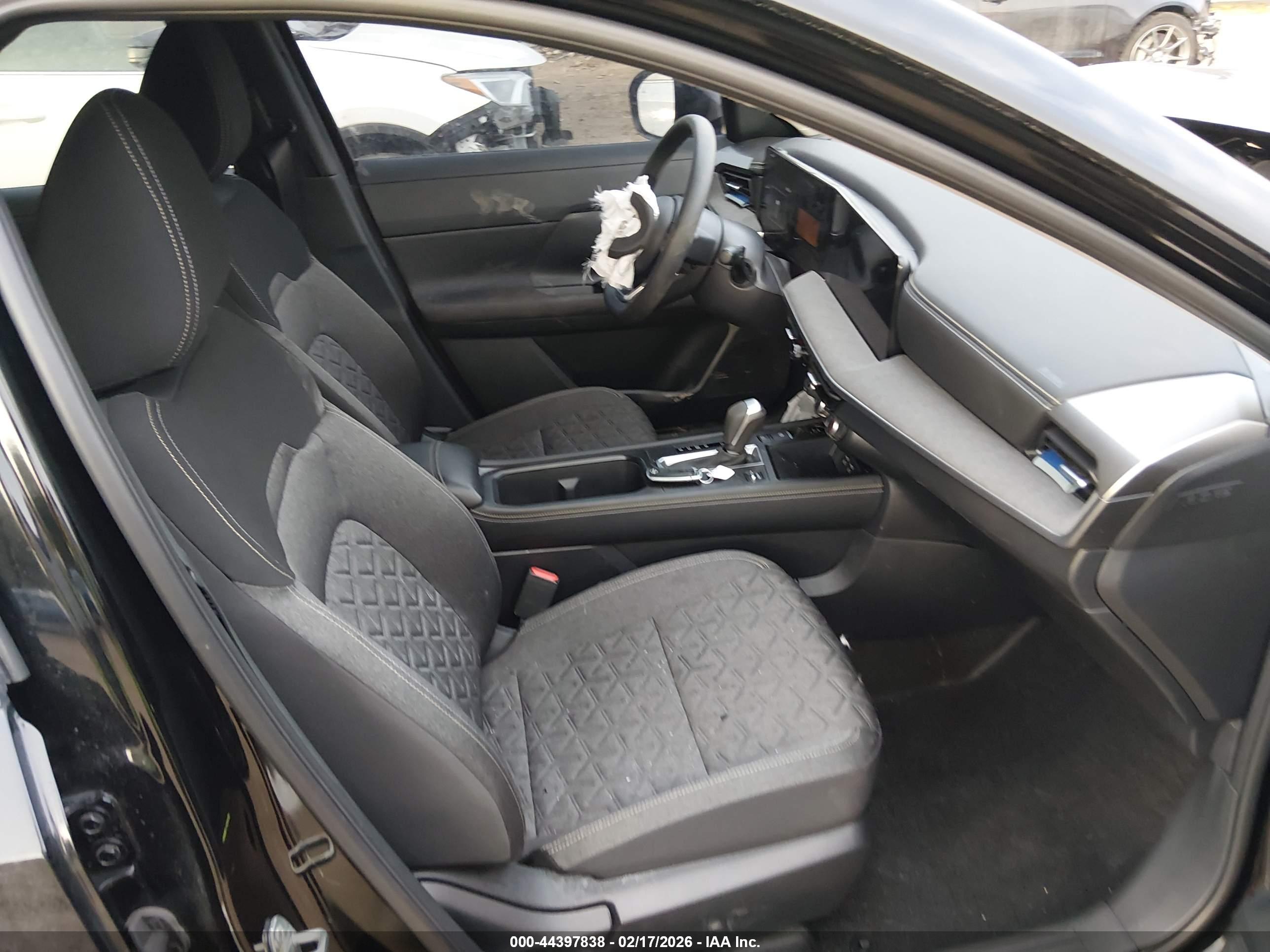 NISSAN KICKS image 5