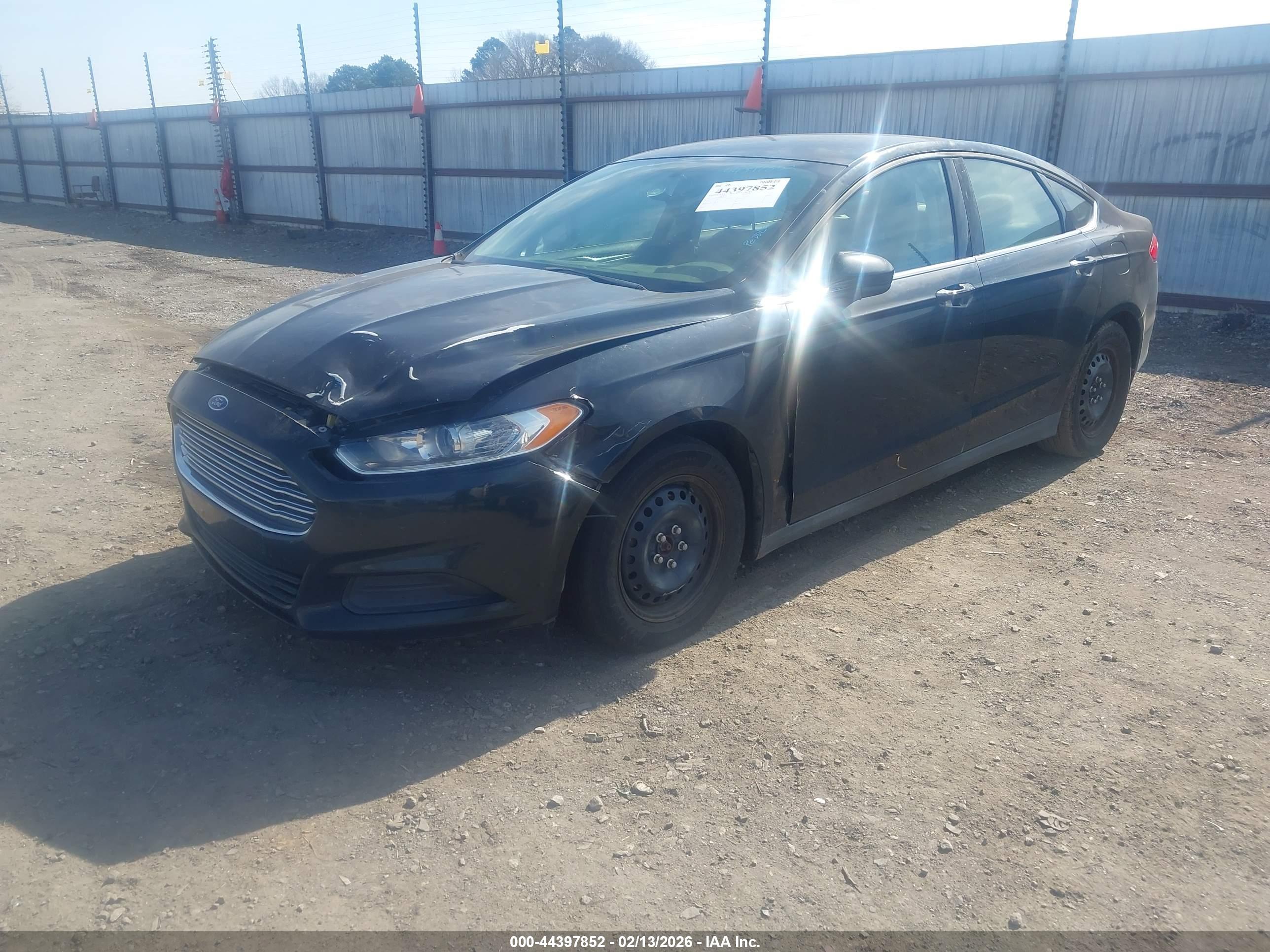 FORD FUSION image 2