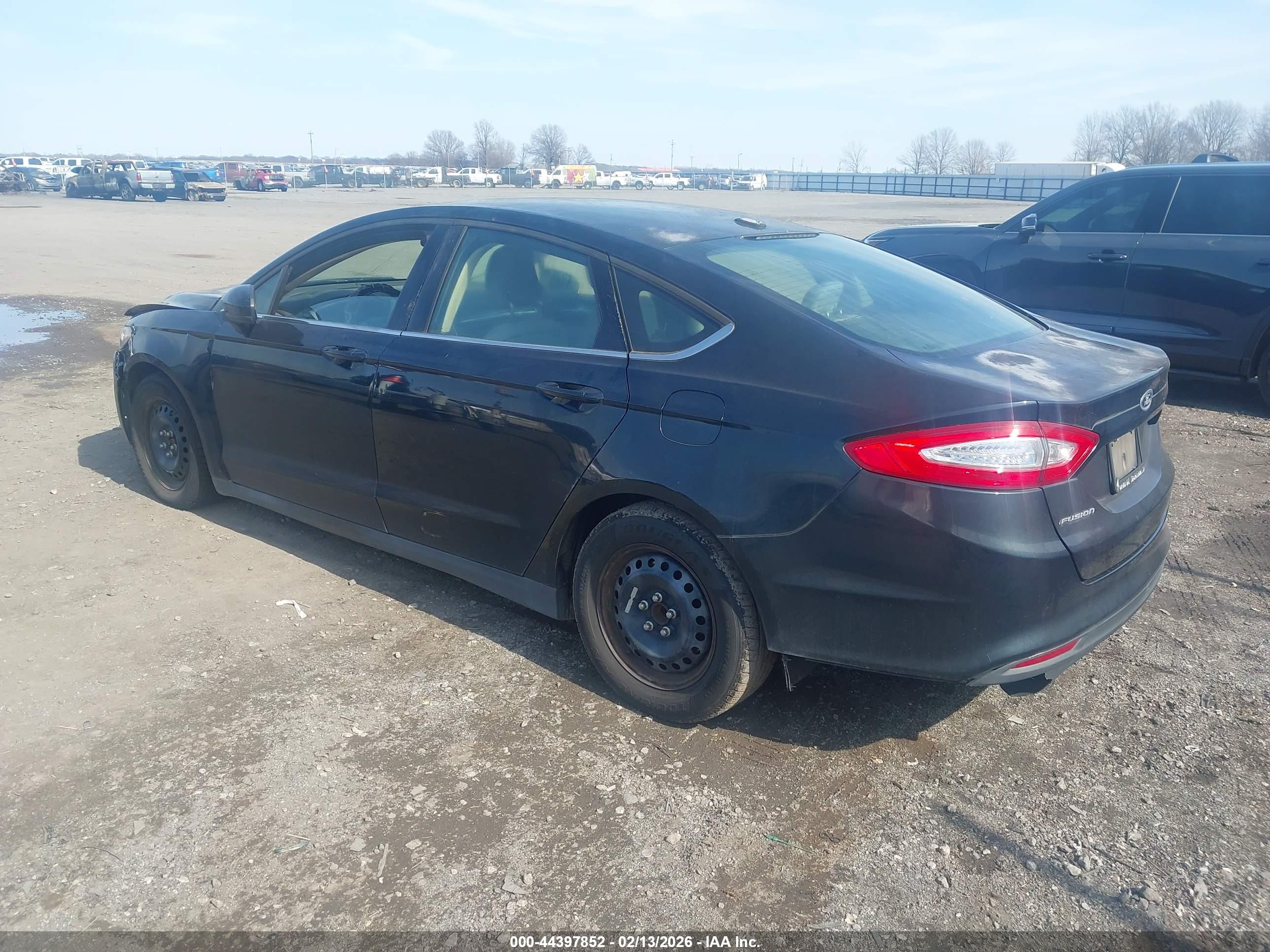 FORD FUSION image 3
