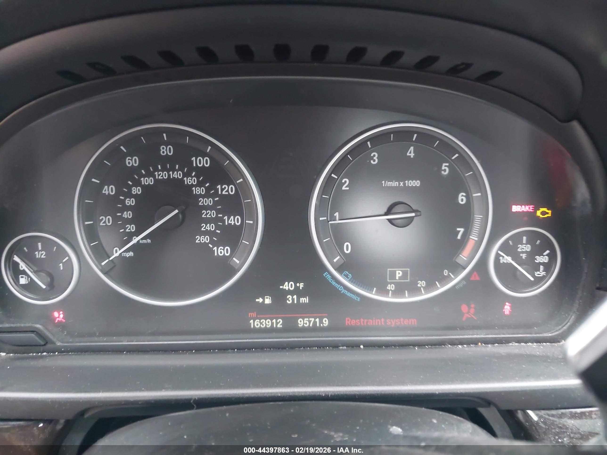 BMW 528I image 7