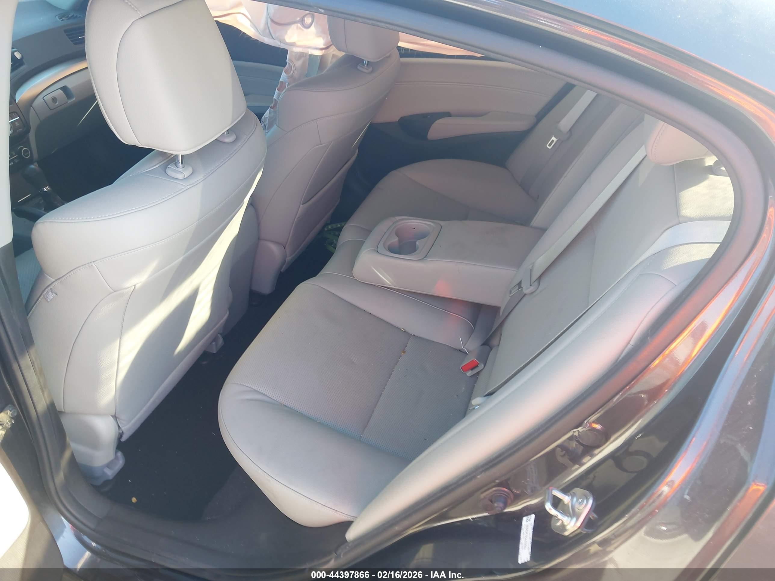 ACURA ILX image 8