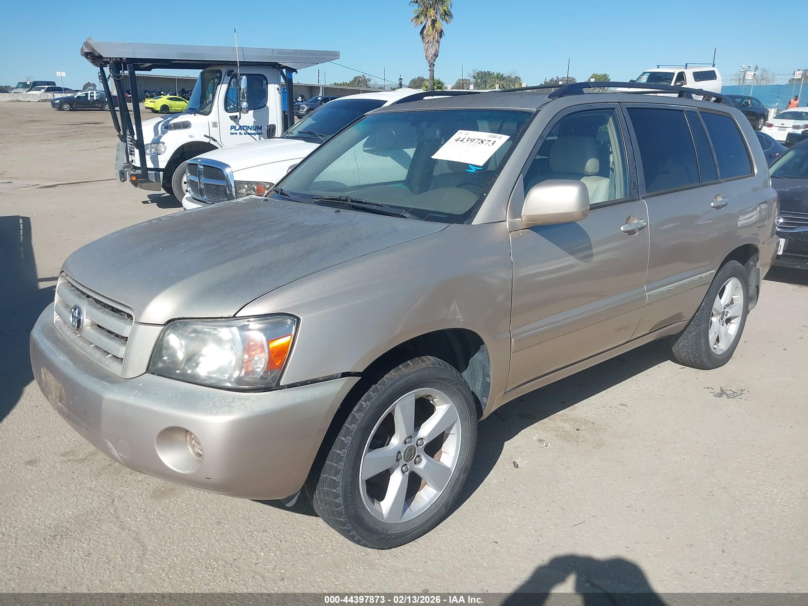 TOYOTA HIGHLANDER image 2