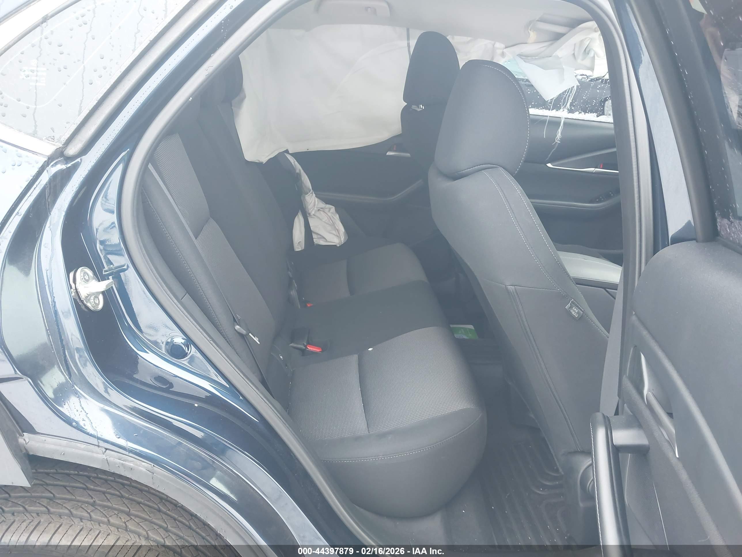 MAZDA CX-30 image 8