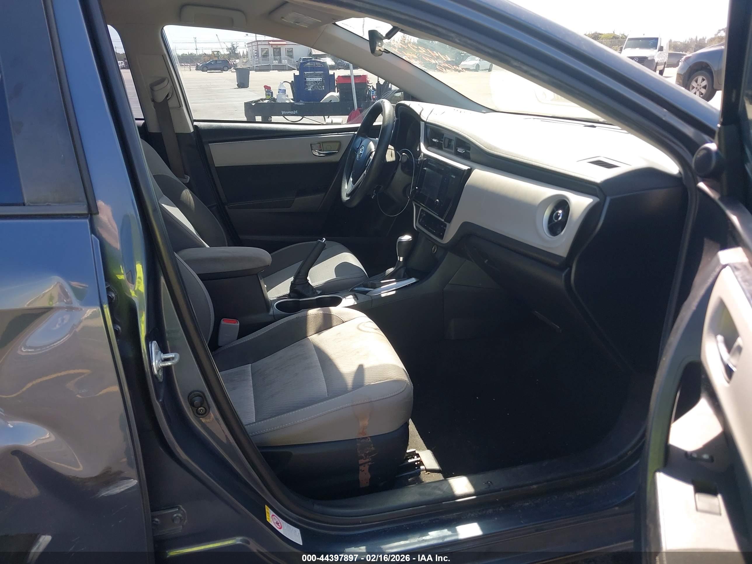 TOYOTA COROLLA image 5