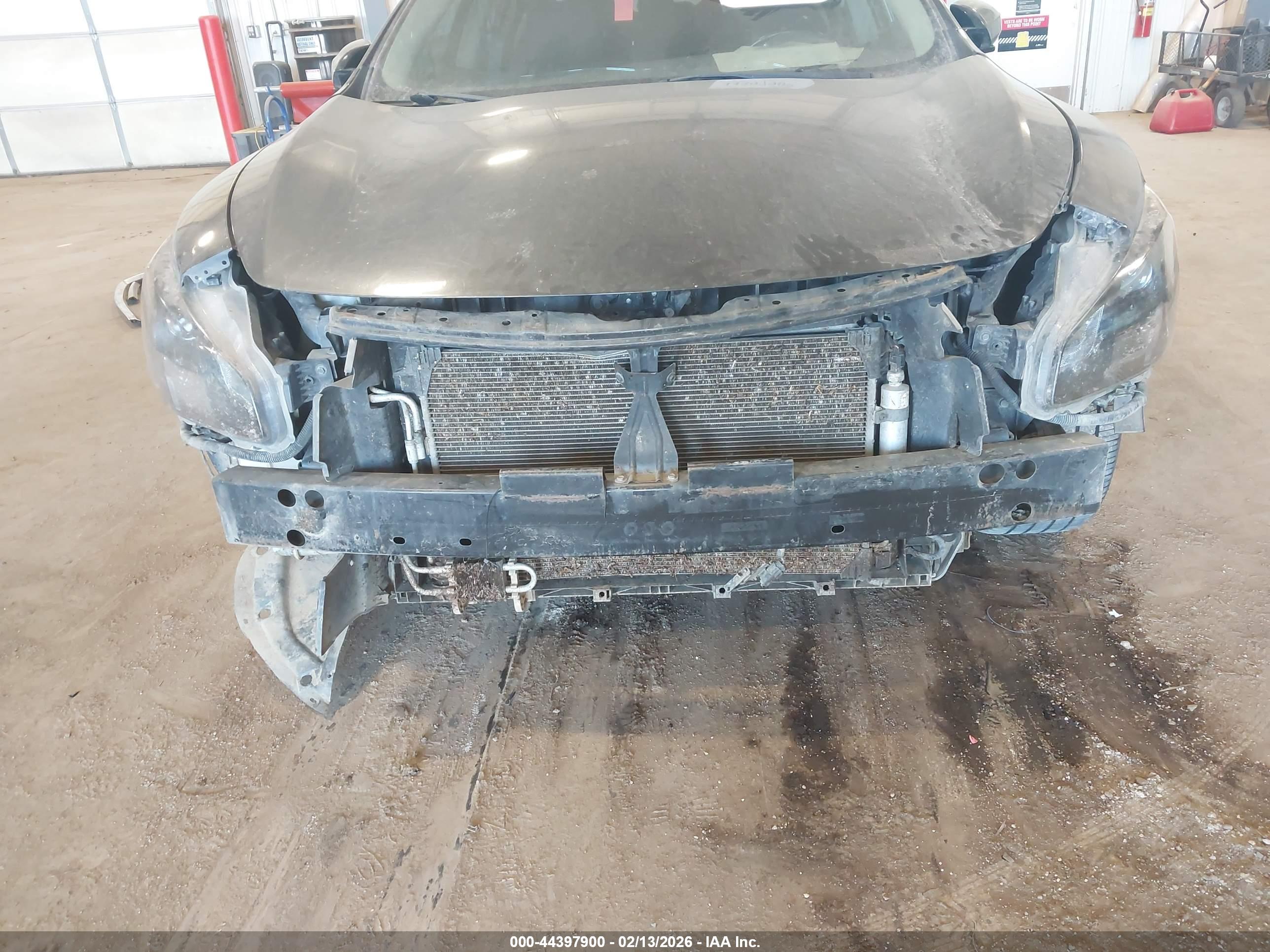 NISSAN MAXIMA image 6