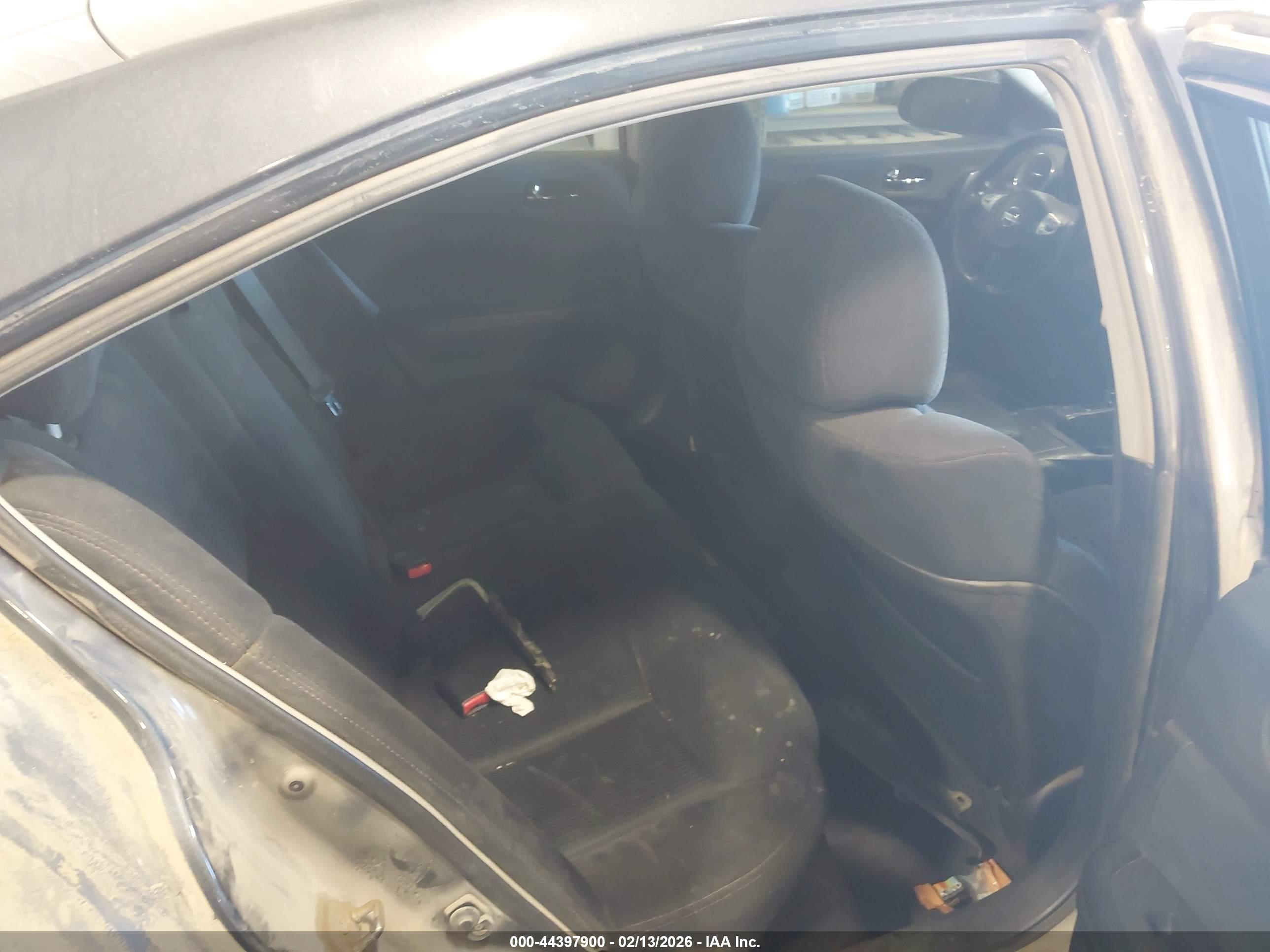 NISSAN MAXIMA image 8