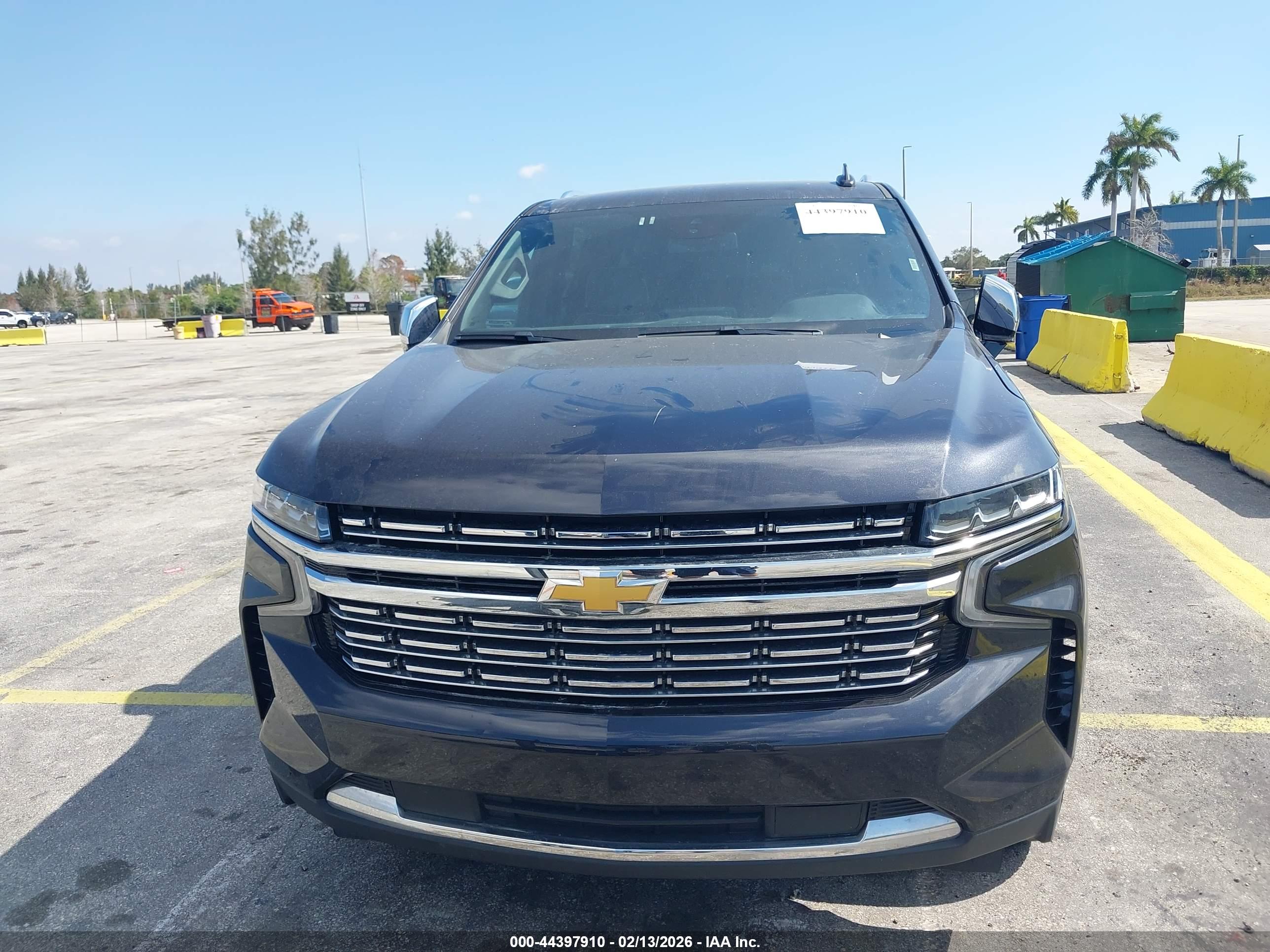 CHEVROLET SUBURBAN image 6