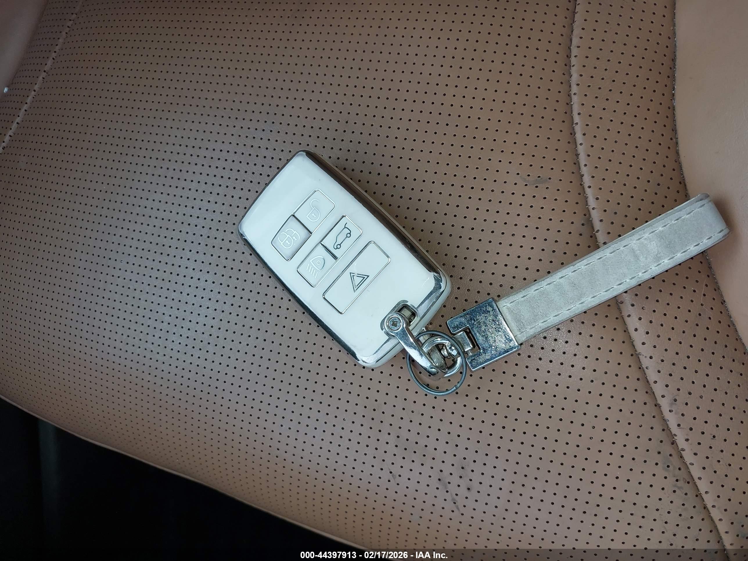 LAND ROVER image 11
