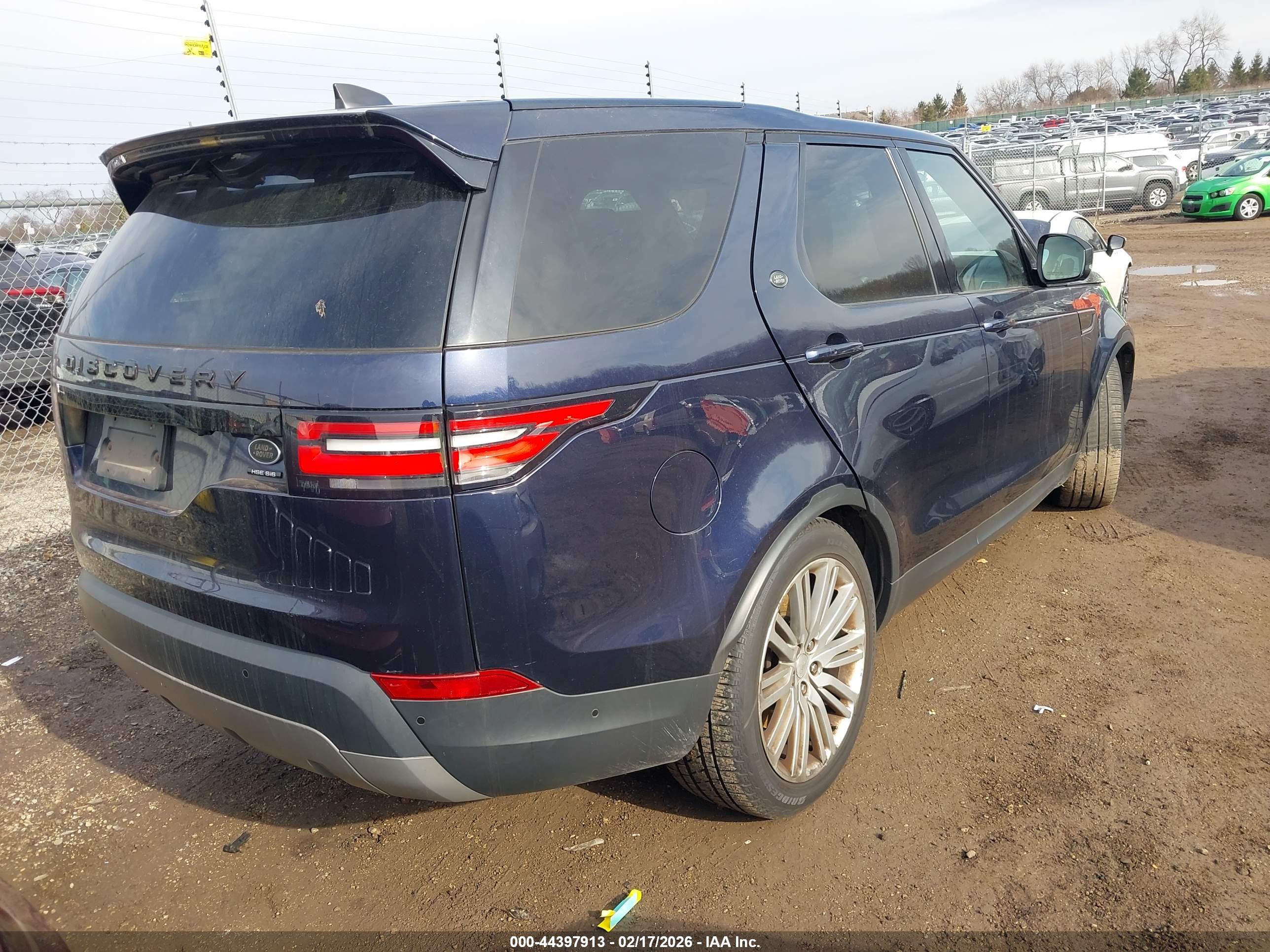 LAND ROVER image 4