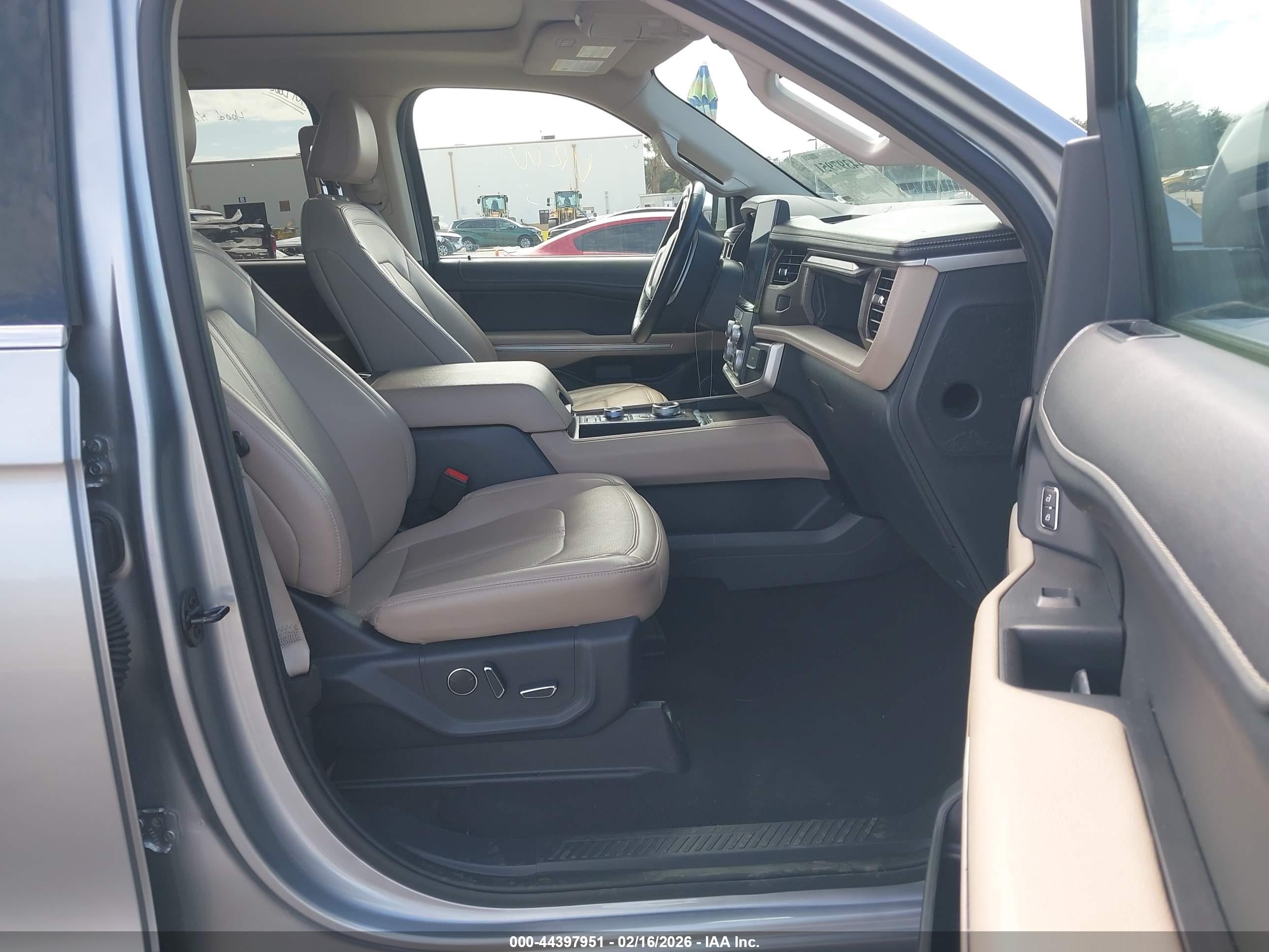 FORD EXPEDITION image 5