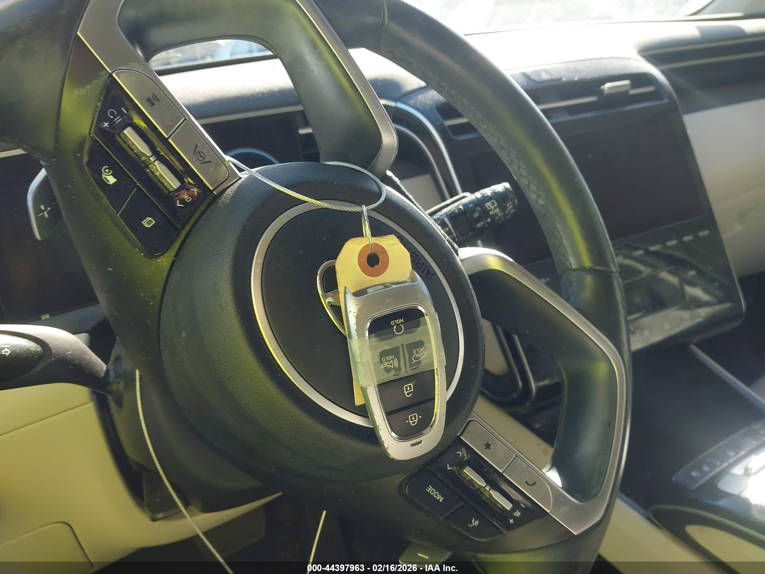 HYUNDAI TUCSON image 11