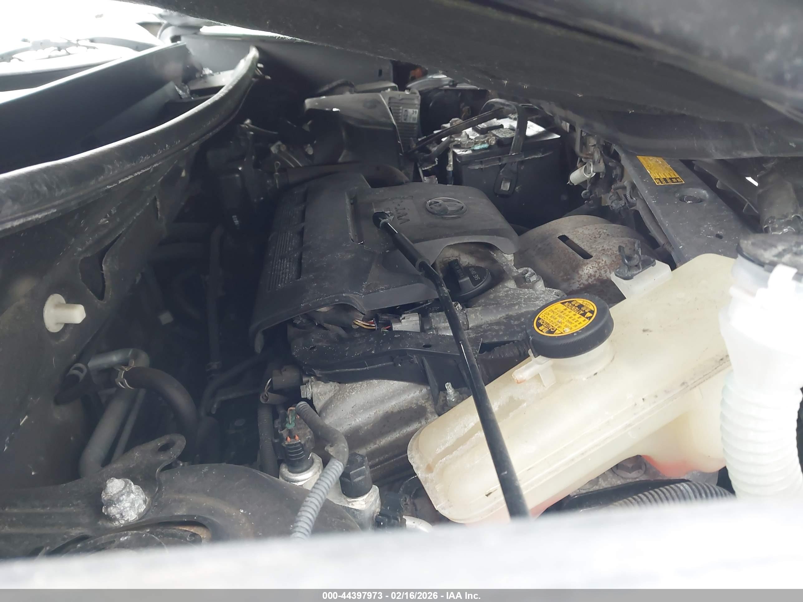 TOYOTA RAV4 image 10