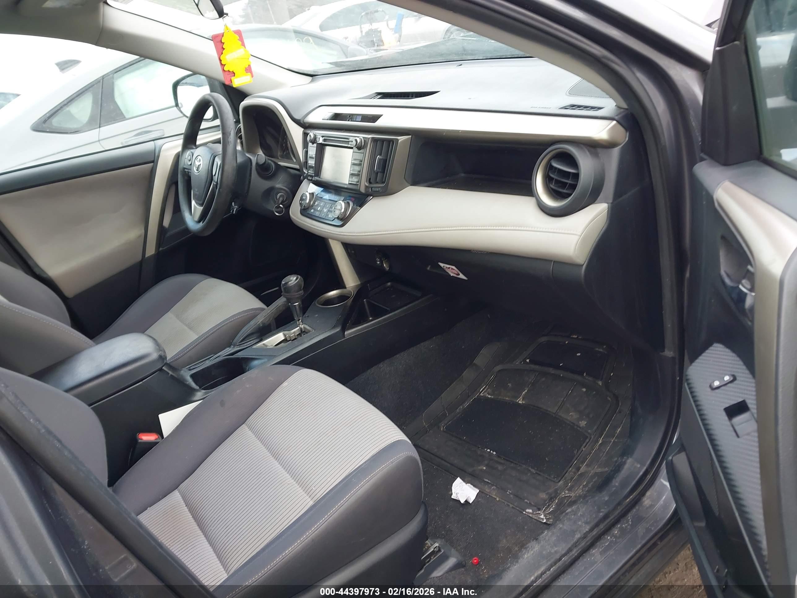 TOYOTA RAV4 image 5