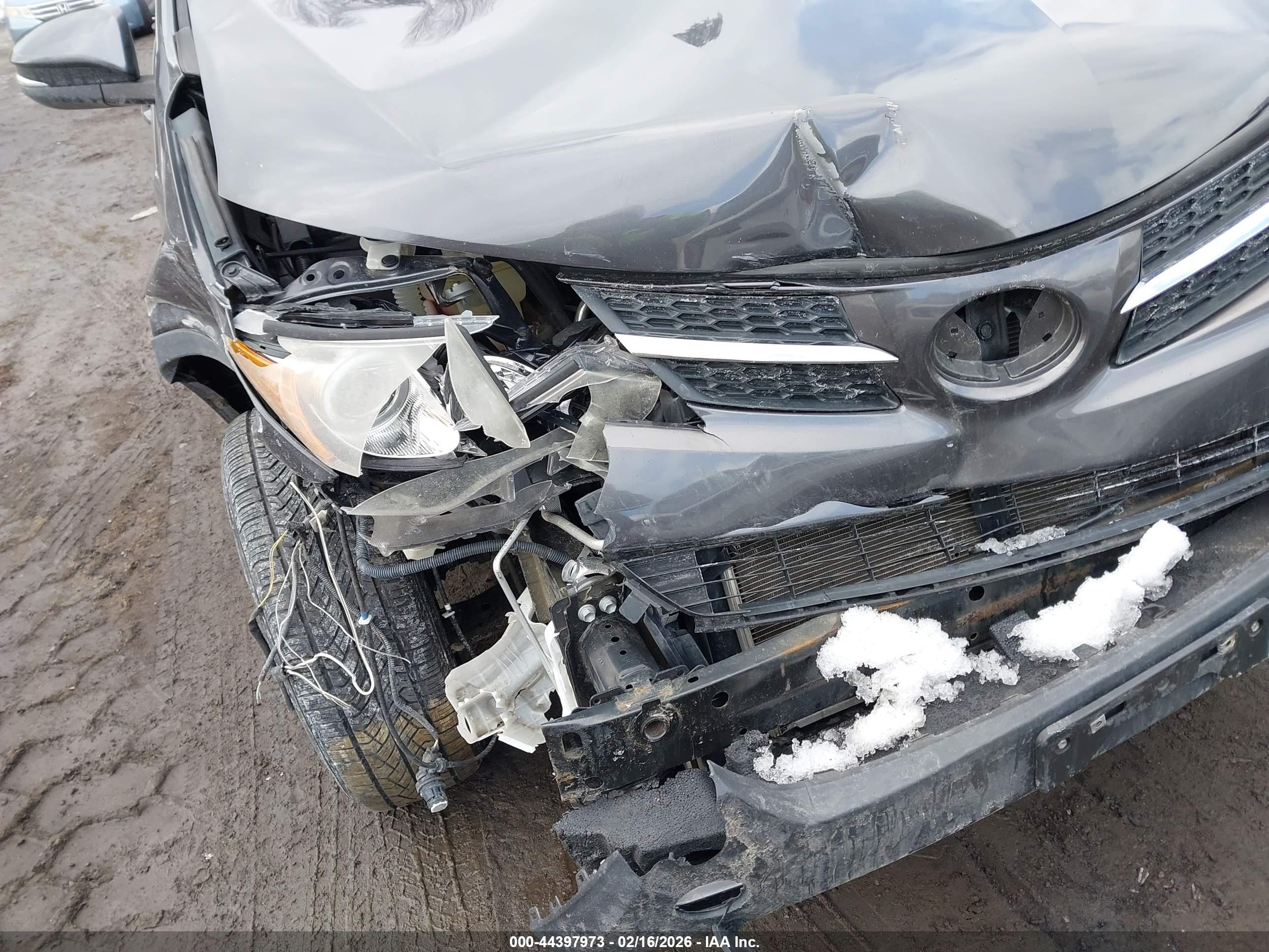 TOYOTA RAV4 image 6