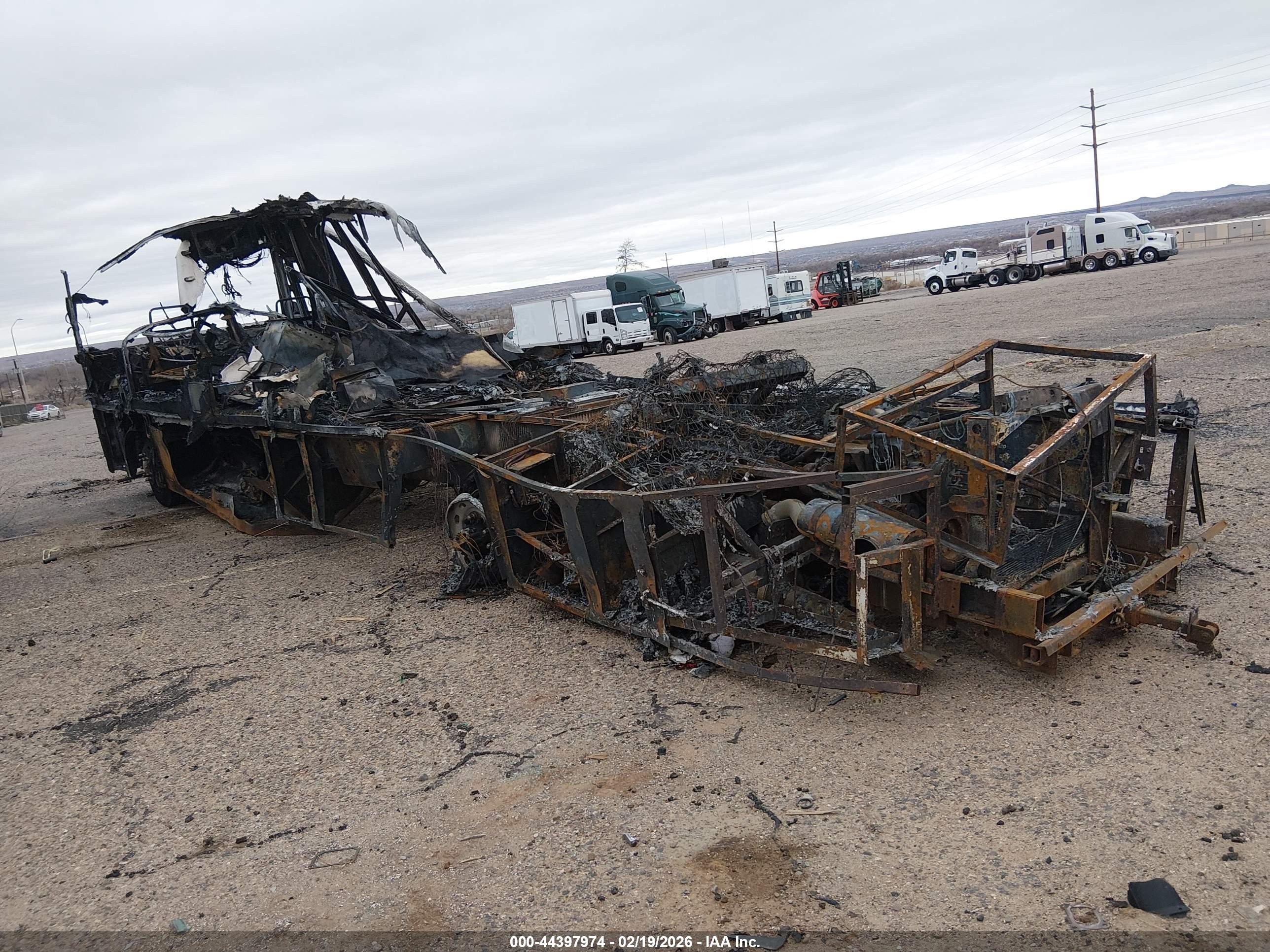 FREIGHTLINER CHASSIS image 3