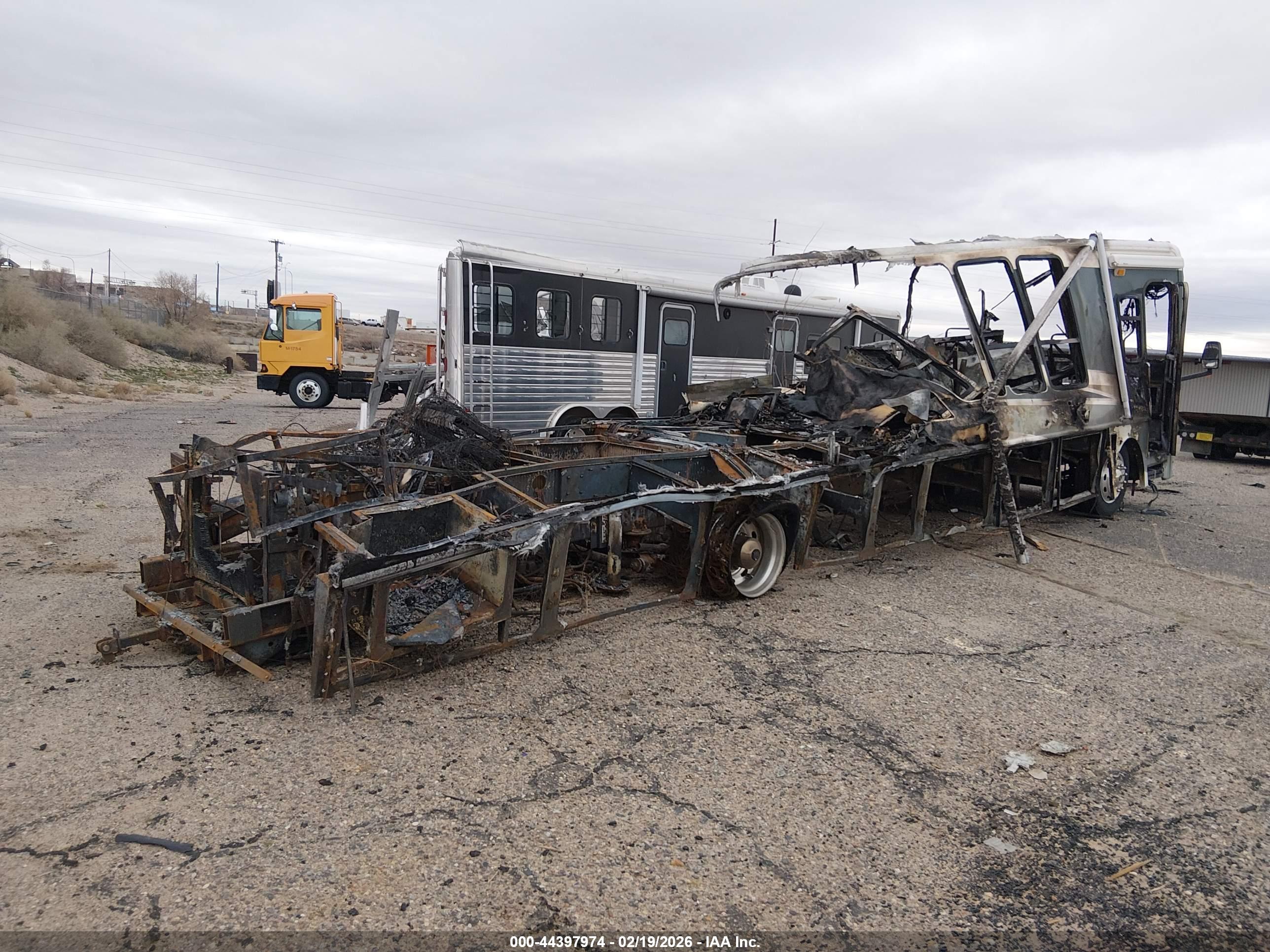 FREIGHTLINER CHASSIS image 4