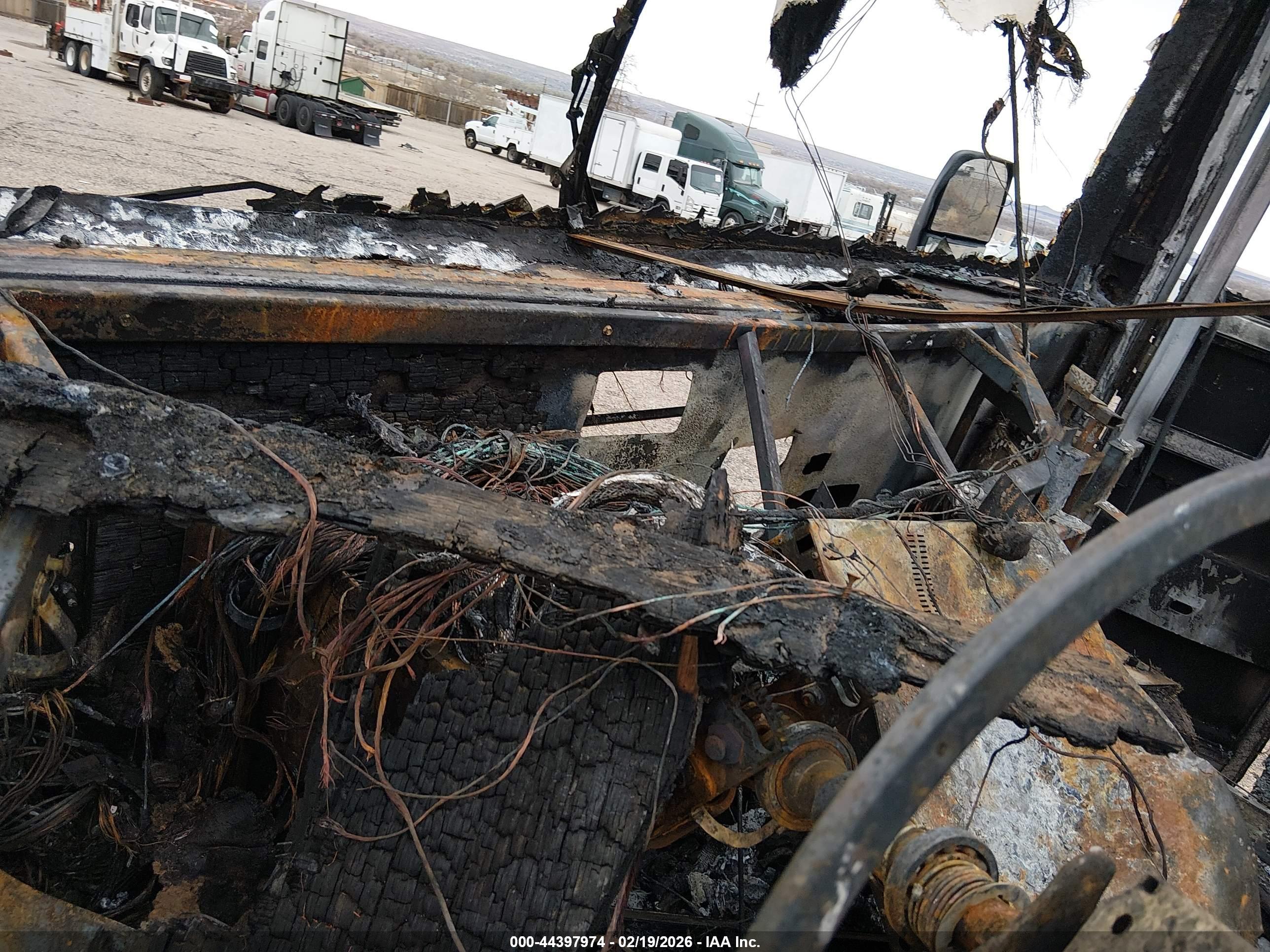 FREIGHTLINER CHASSIS image 7