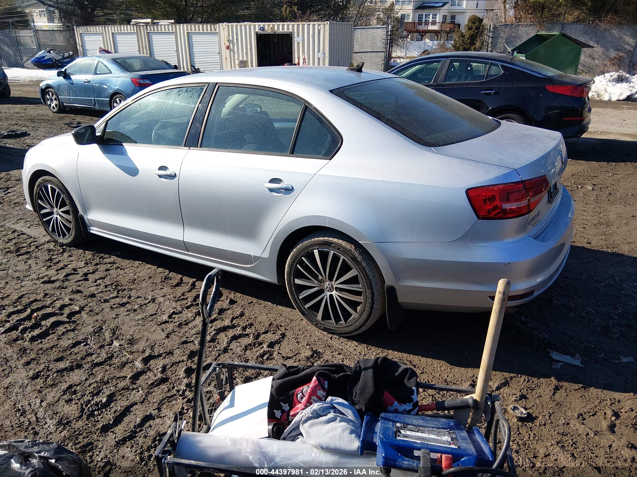VOLKSWAGEN JETTA image 3