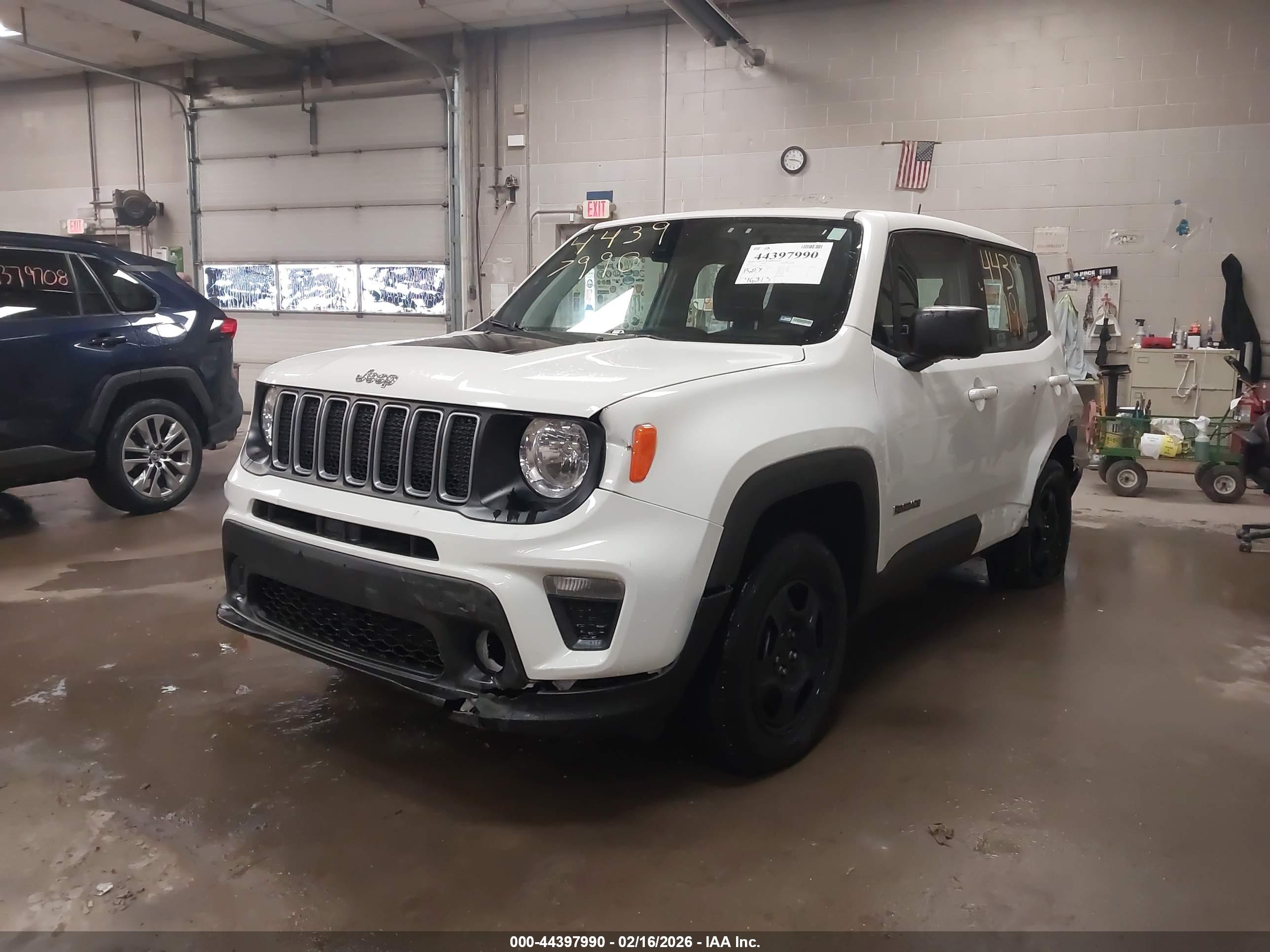 JEEP RENEGADE image 2