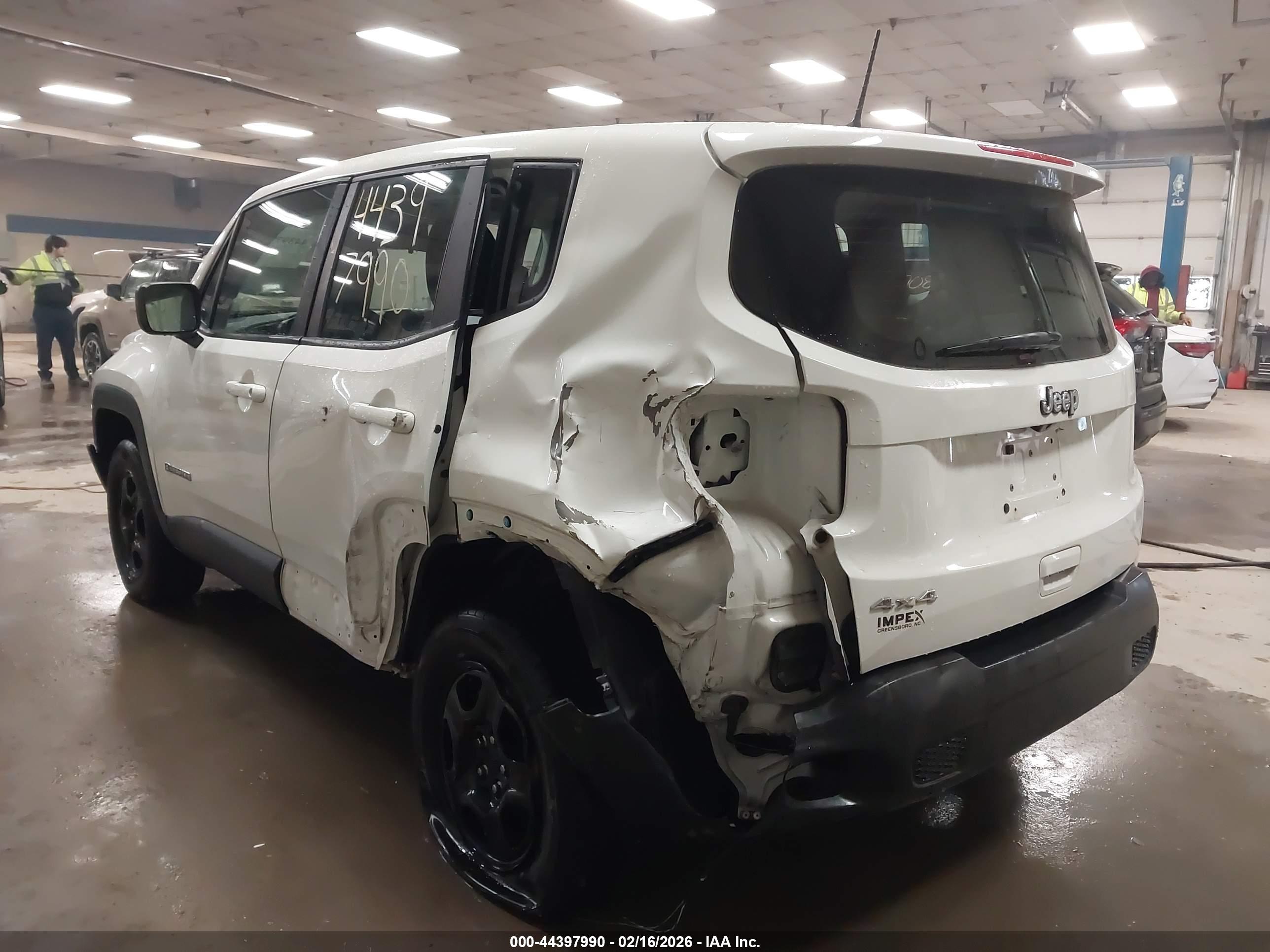 JEEP RENEGADE image 6