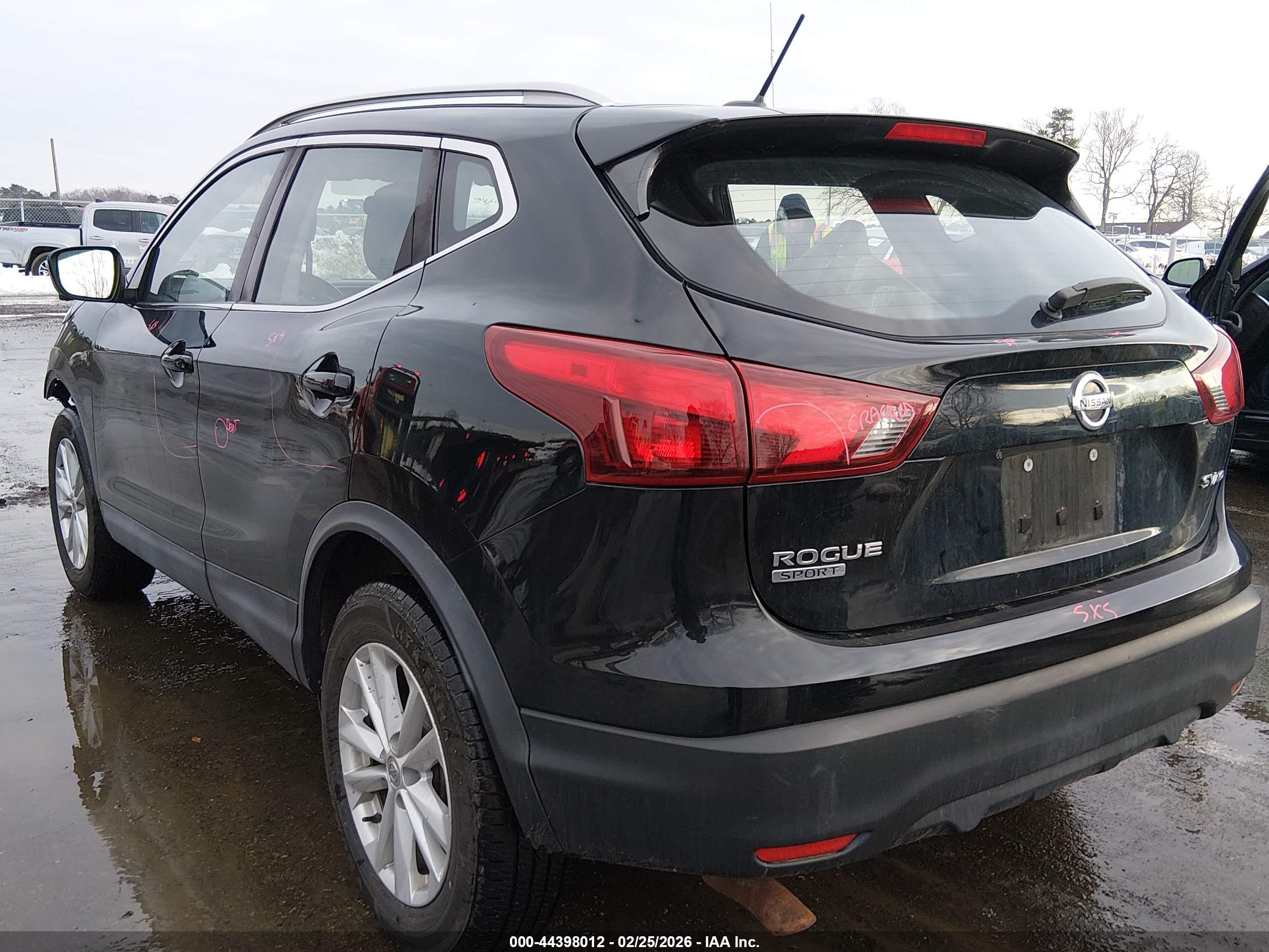 NISSAN ROGUE image 3