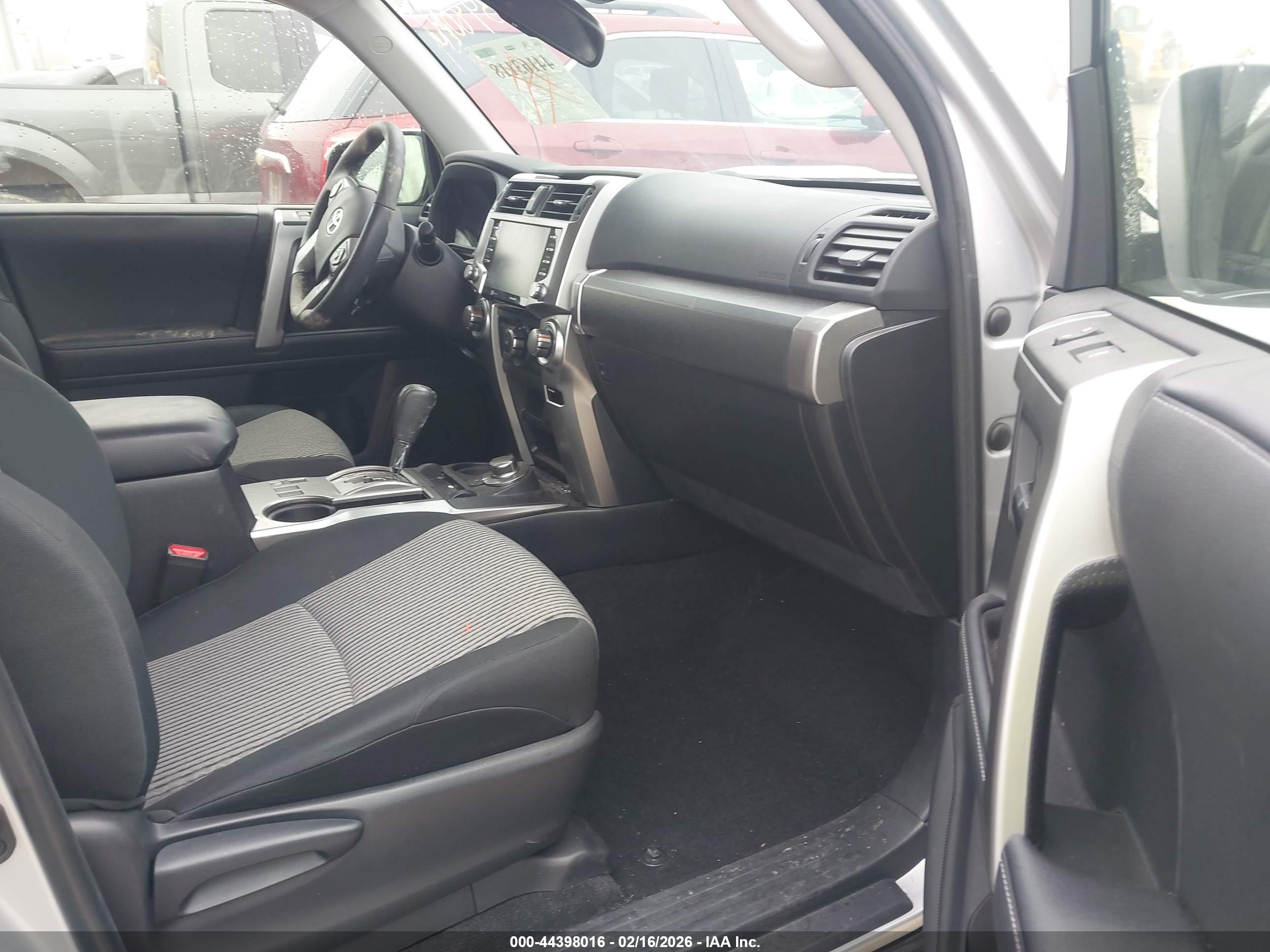 TOYOTA 4RUNNER image 5