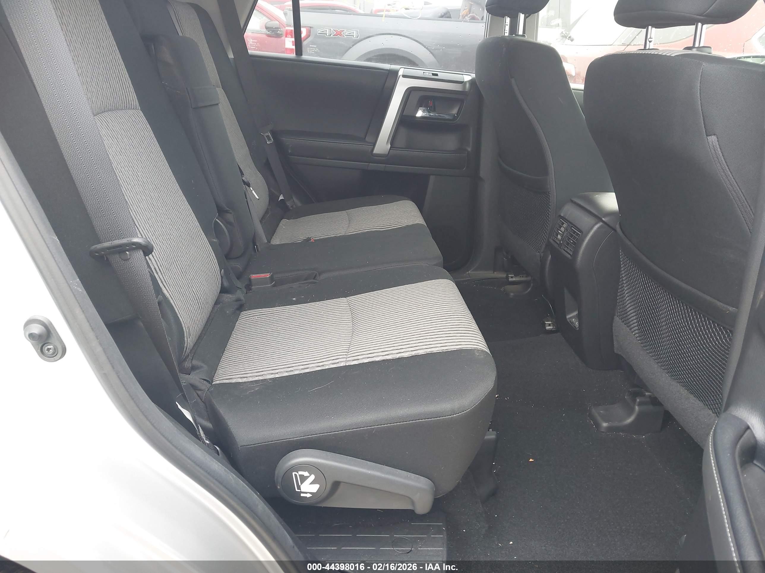 TOYOTA 4RUNNER image 8